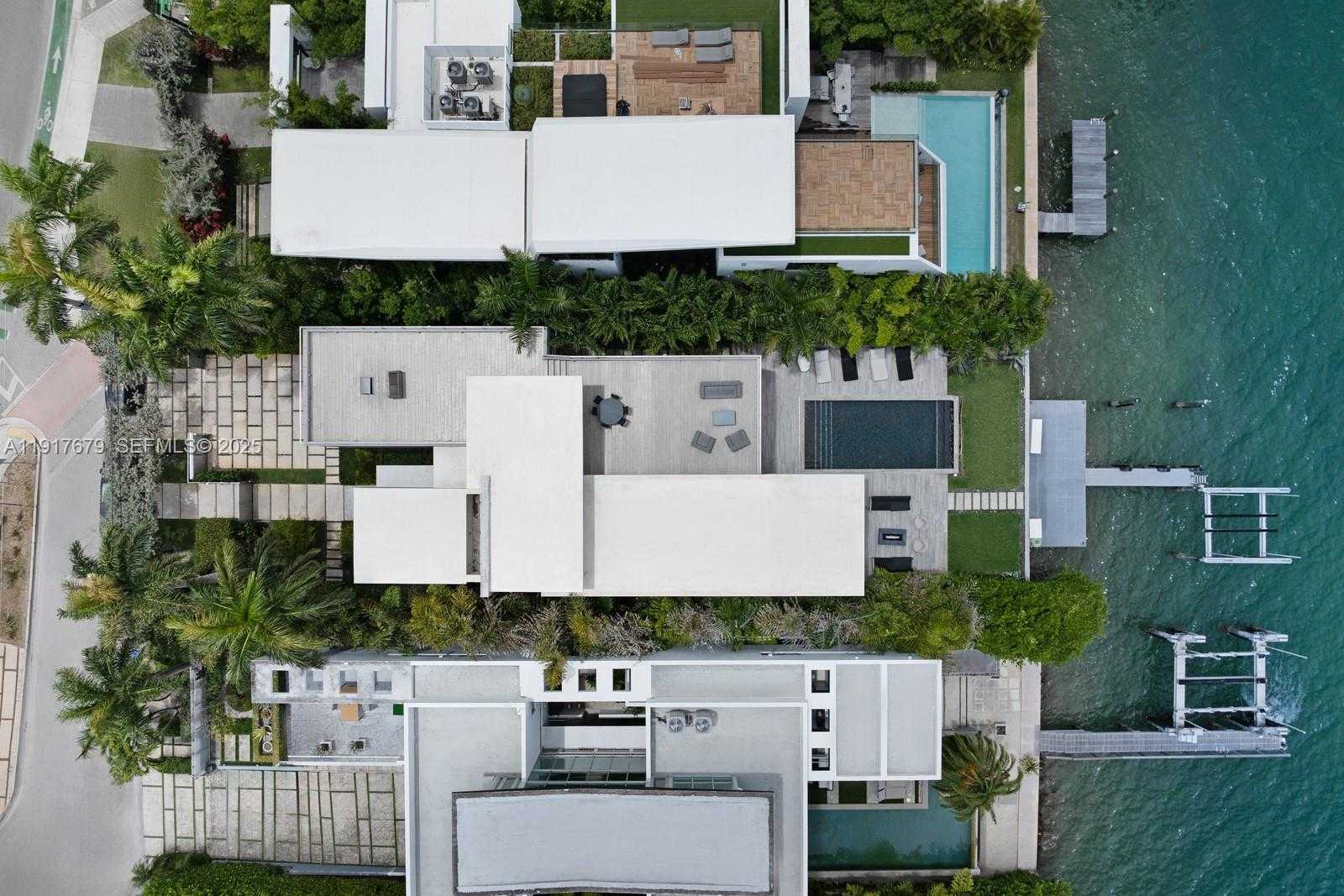 Small Image of 1379 NORTH VENETIAN WAY, Miami Number 53