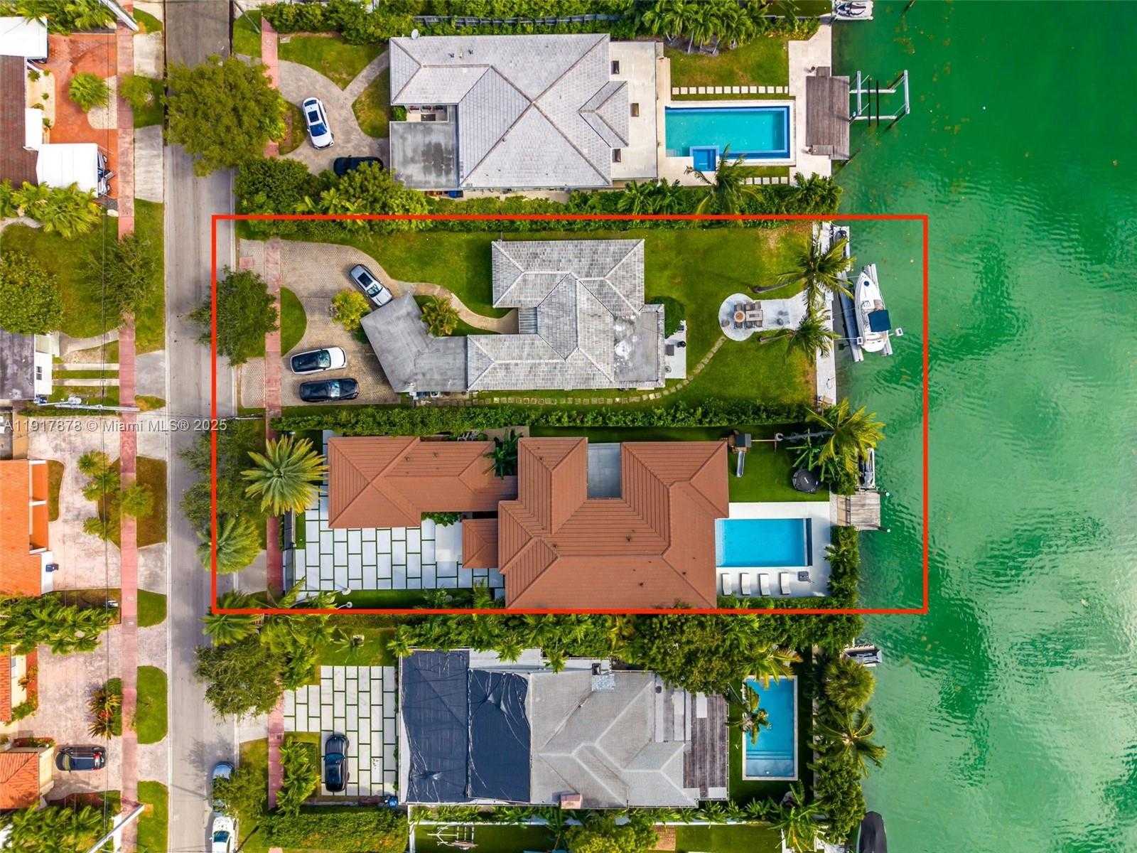 Small Image of 710 SOUTH SHORE DR, Miami Beach Number 1