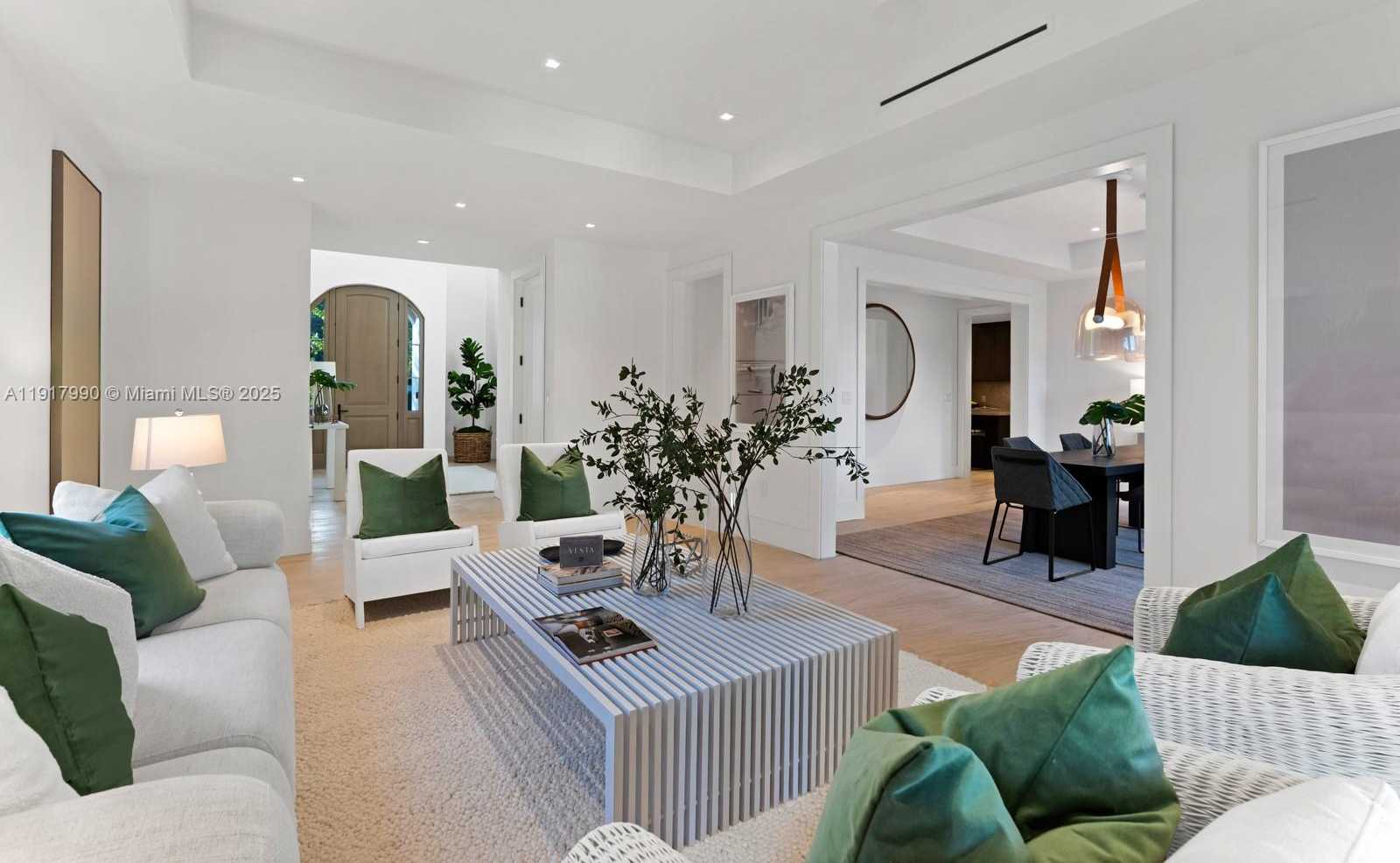 Small Image of 2219 IBIS ISLE ROAD E, Palm Beach Number 14