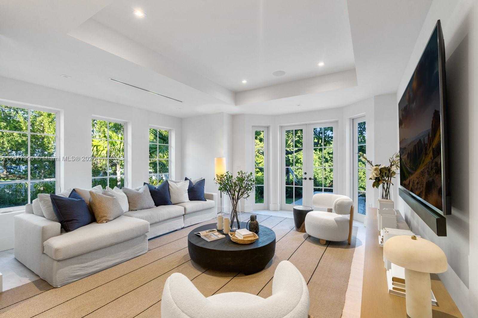 Small Image of 2219 IBIS ISLE ROAD E, Palm Beach Number 16