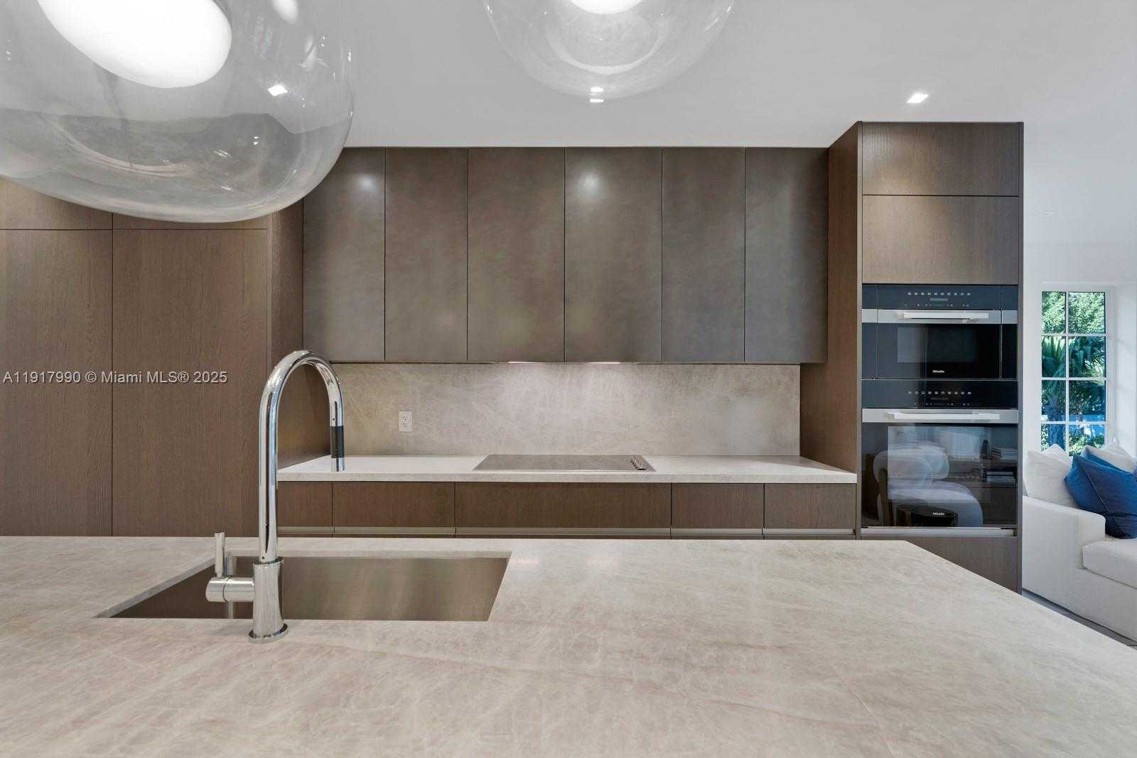 Small Image of 2219 IBIS ISLE ROAD E, Palm Beach Number 19