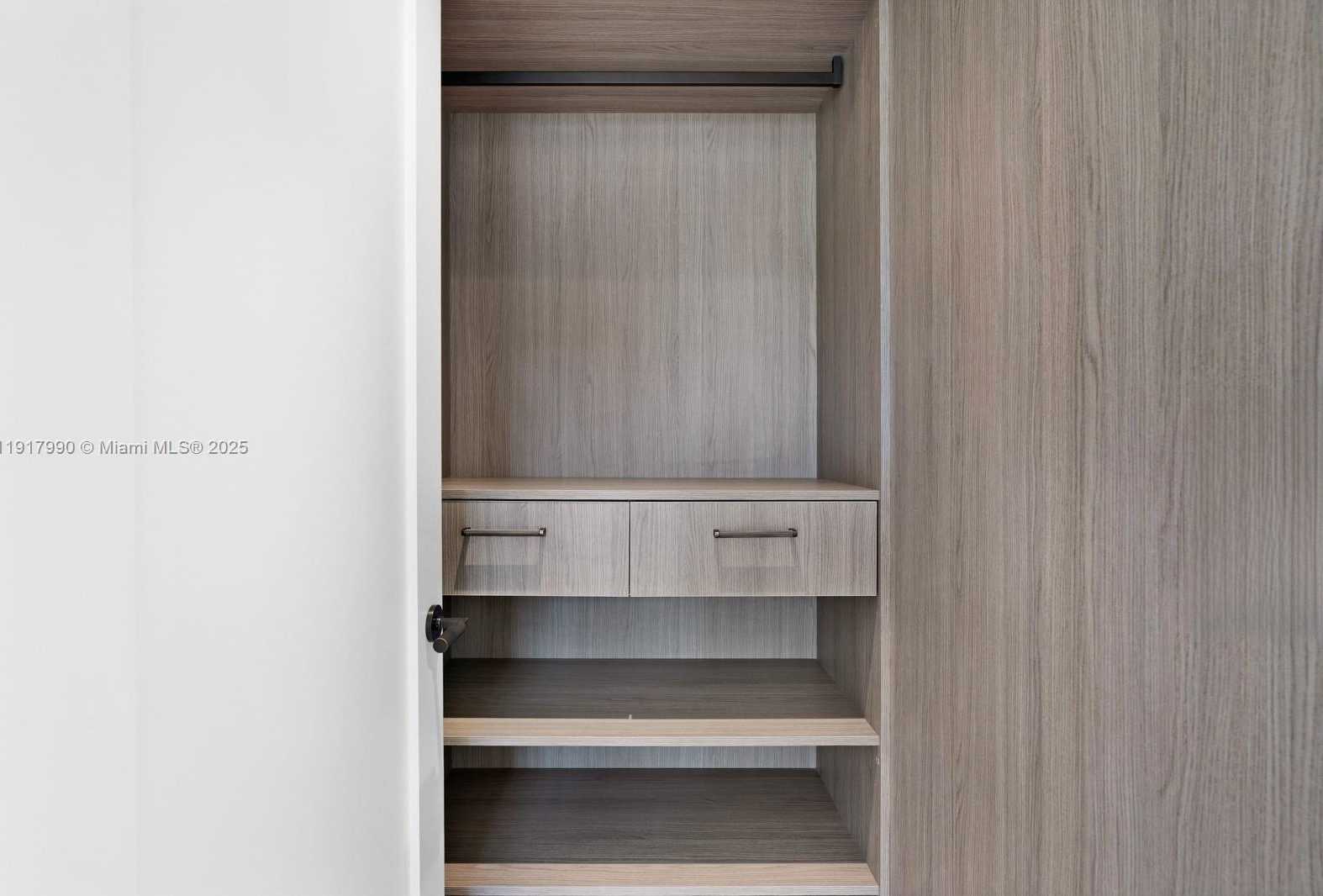 Small Image of 2219 IBIS ISLE ROAD E, Palm Beach Number 25