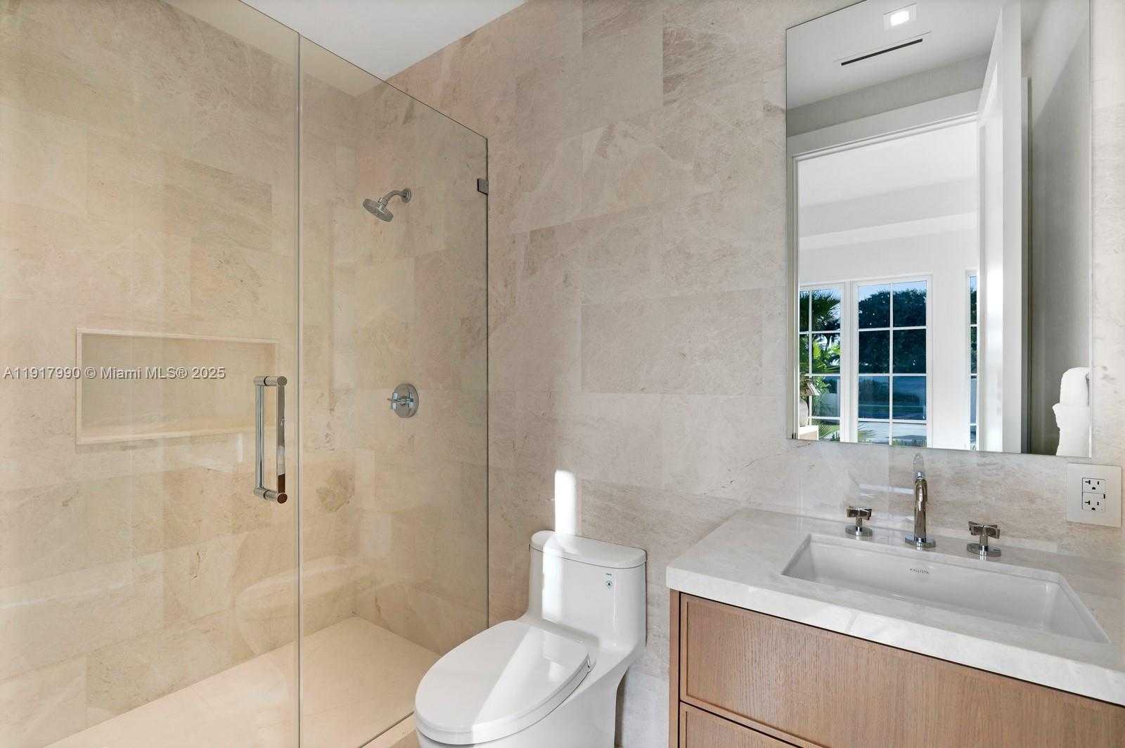 Small Image of 2219 IBIS ISLE ROAD E, Palm Beach Number 26