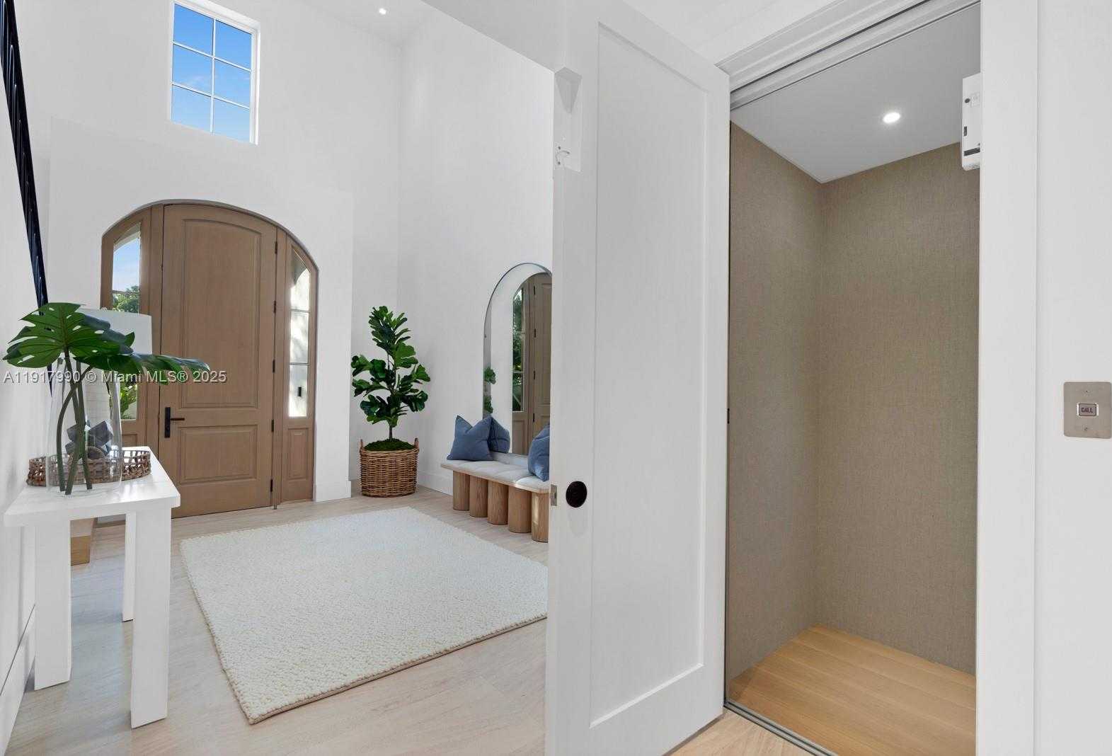 Small Image of 2219 IBIS ISLE ROAD E, Palm Beach Number 27