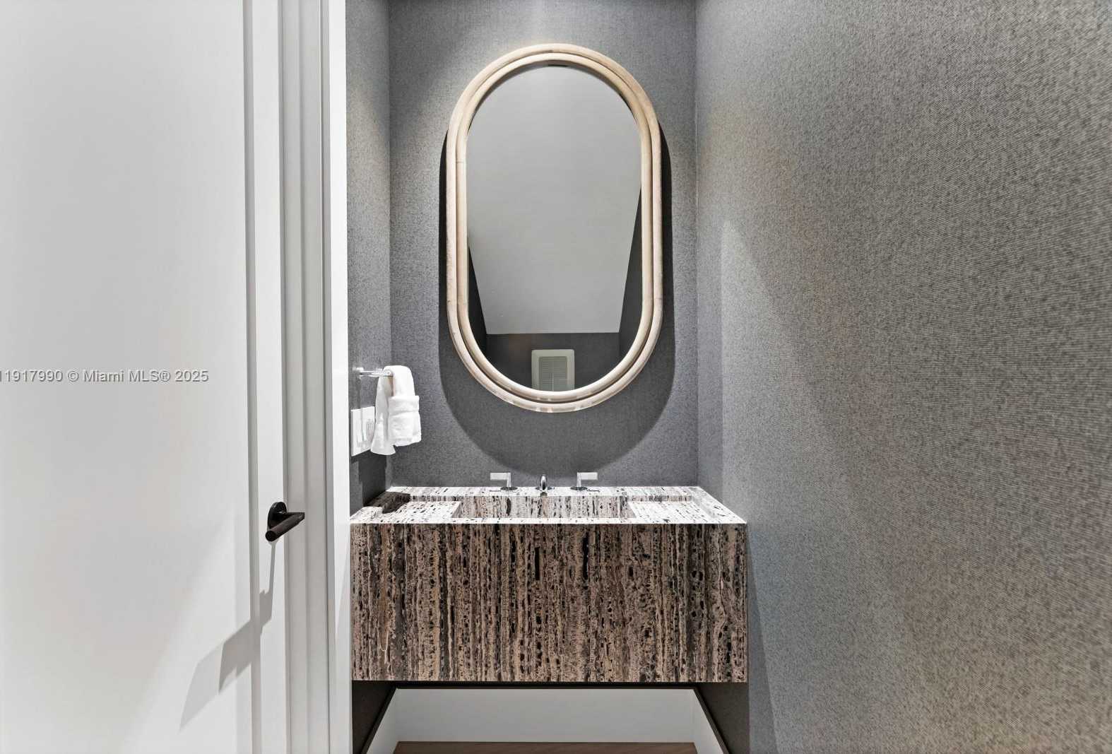 Small Image of 2219 IBIS ISLE ROAD E, Palm Beach Number 28