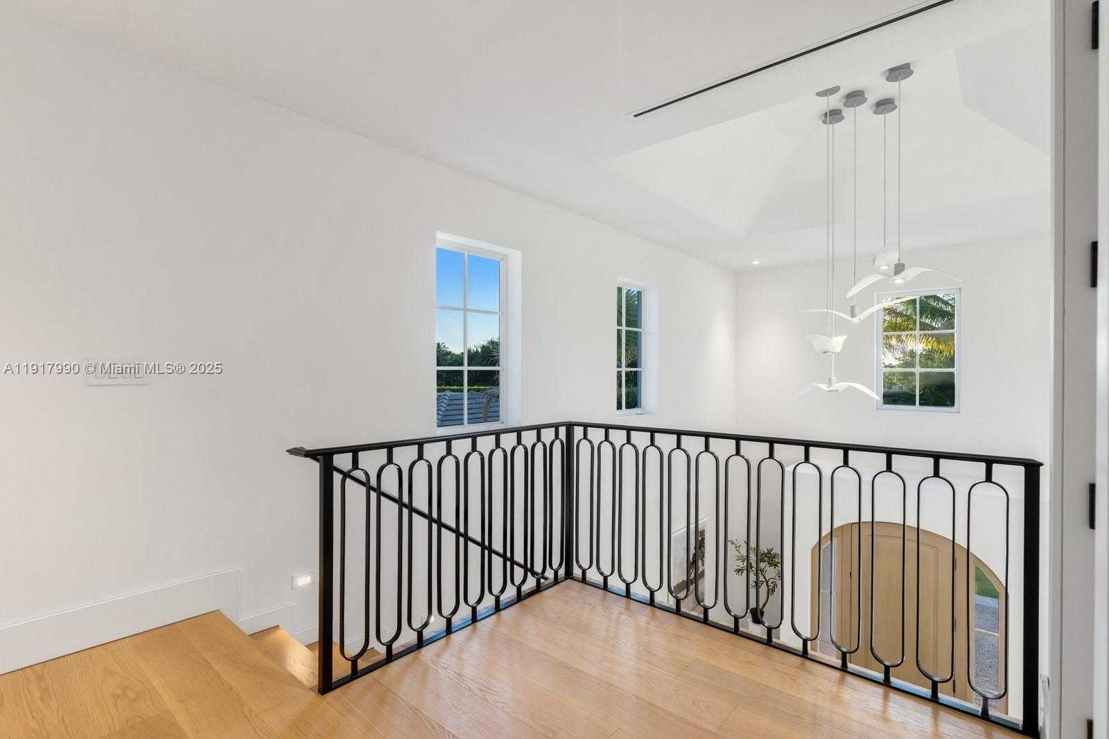 Small Image of 2219 IBIS ISLE ROAD E, Palm Beach Number 29