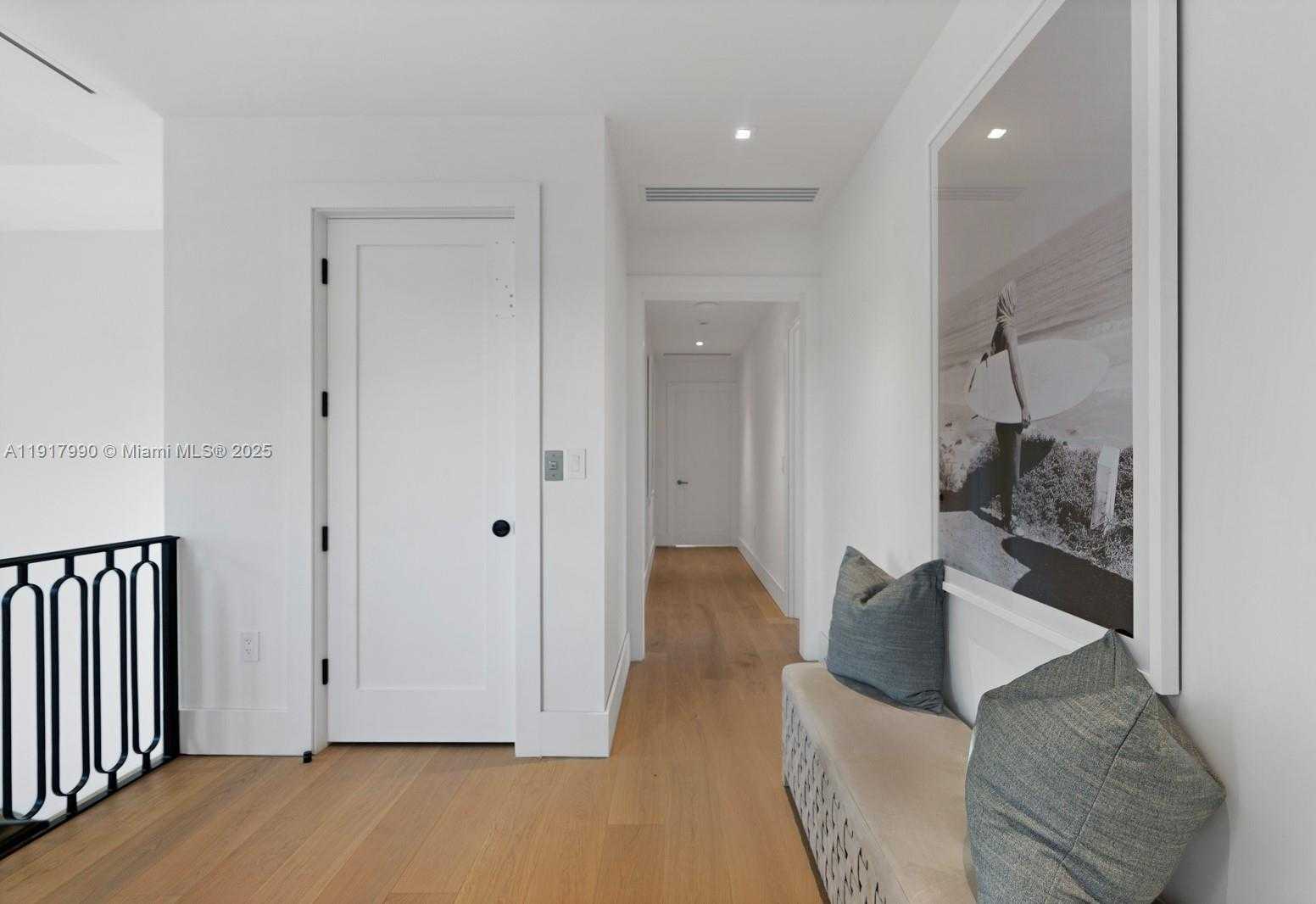 Small Image of 2219 IBIS ISLE ROAD E, Palm Beach Number 30