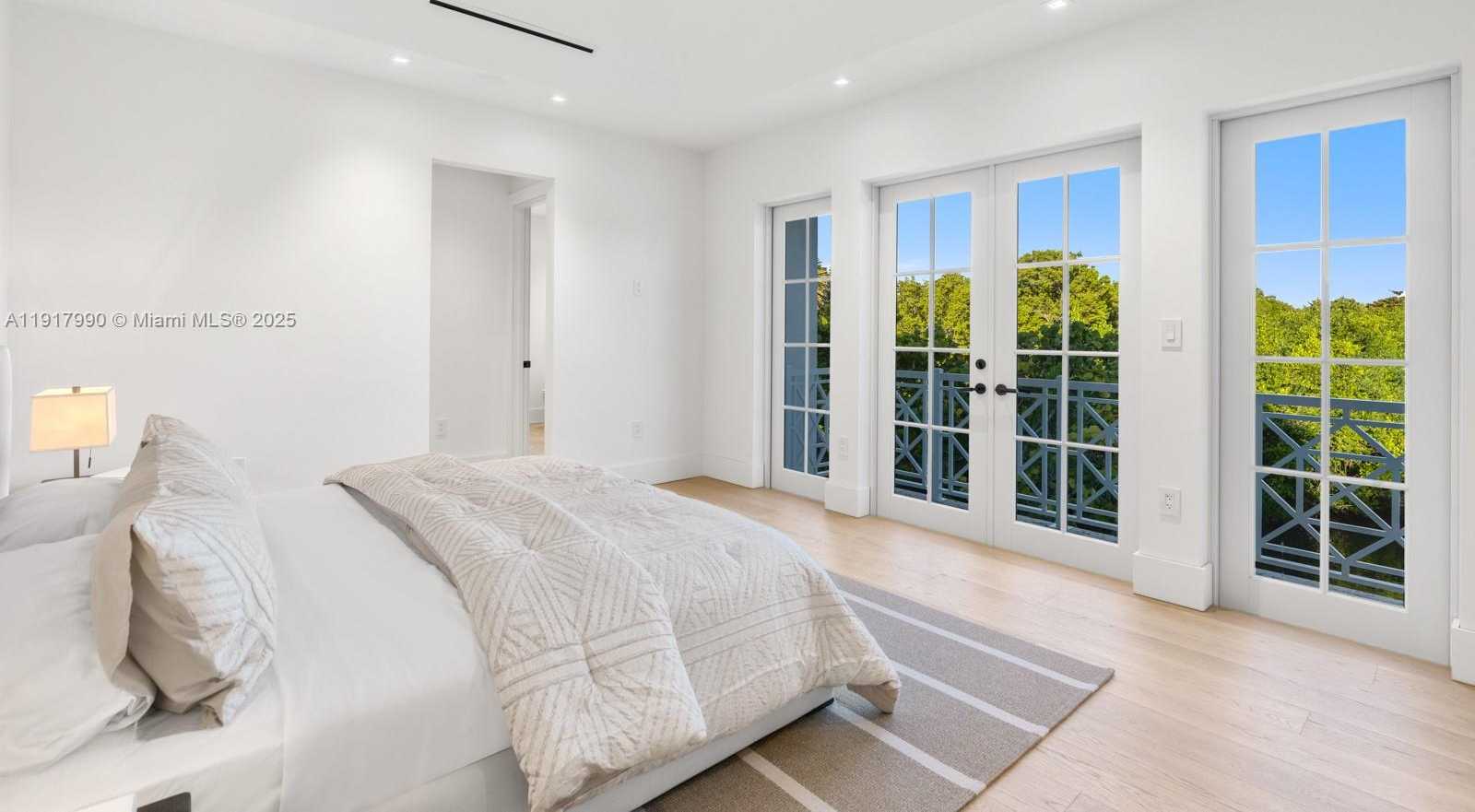 Small Image of 2219 IBIS ISLE ROAD E, Palm Beach Number 32