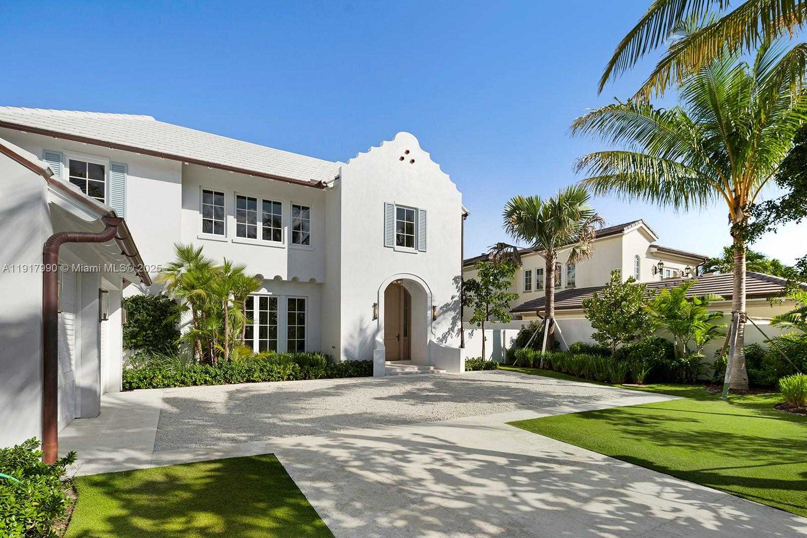 Small Image of 2219 IBIS ISLE ROAD E, Palm Beach Number 5