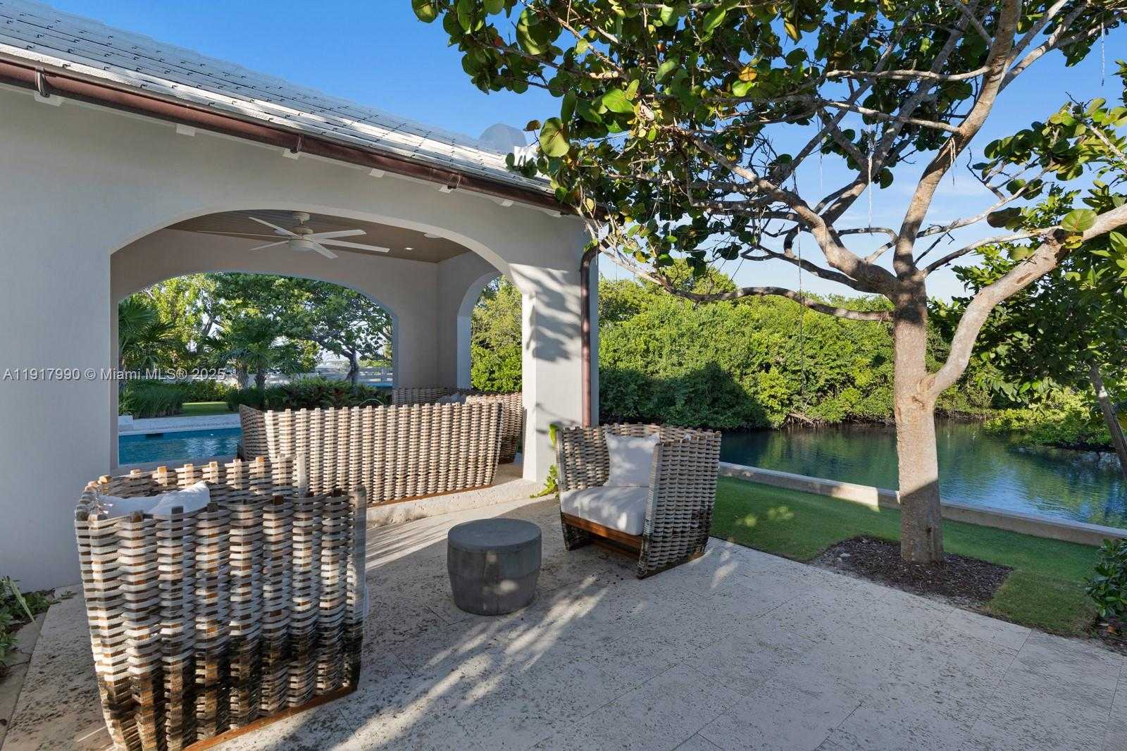 Small Image of 2219 IBIS ISLE ROAD E, Palm Beach Number 51