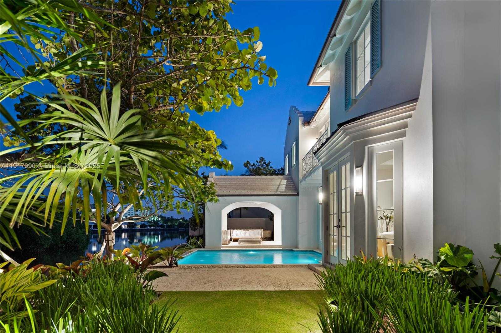 Small Image of 2219 IBIS ISLE ROAD E, Palm Beach Number 53