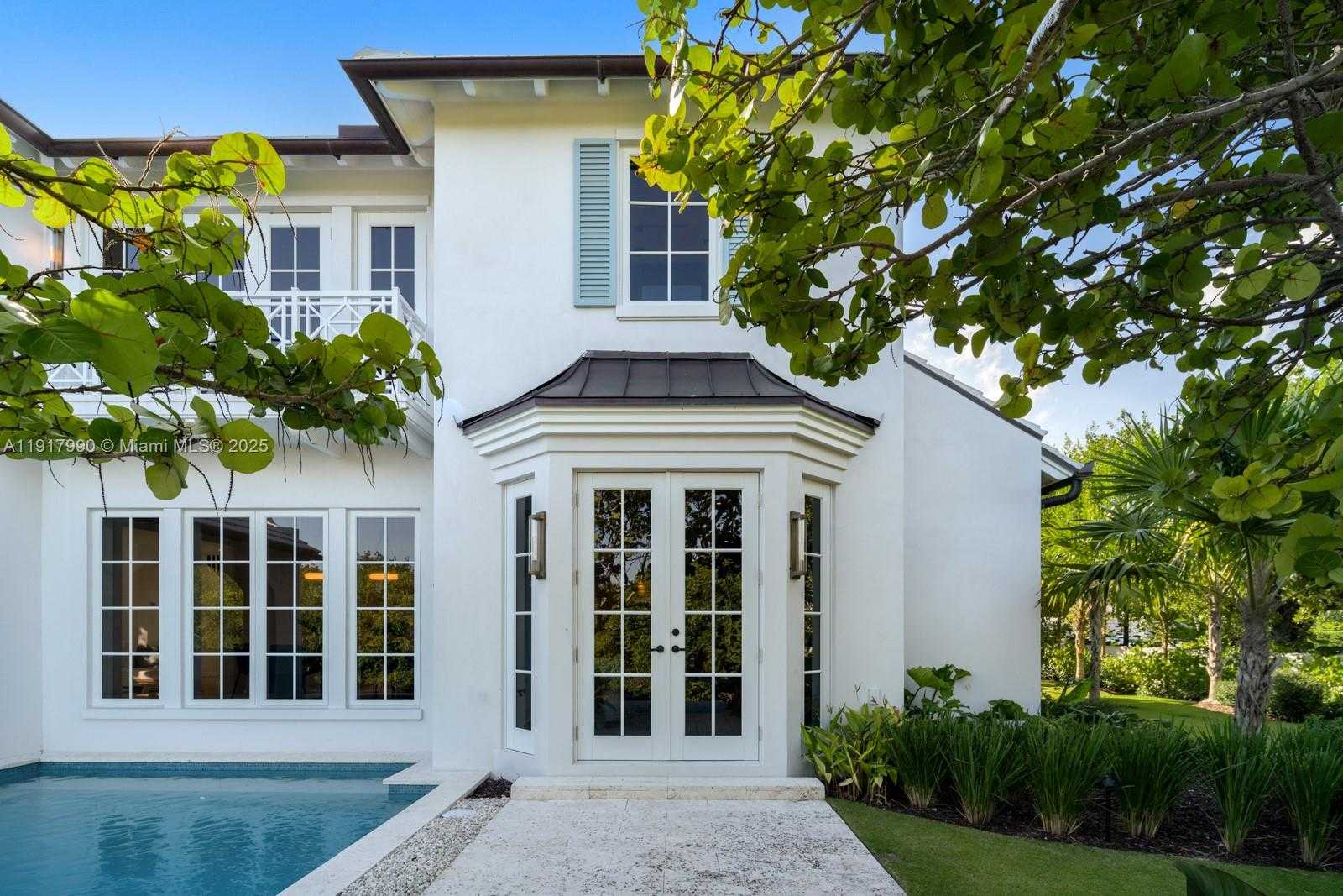 Small Image of 2219 IBIS ISLE ROAD E, Palm Beach Number 54