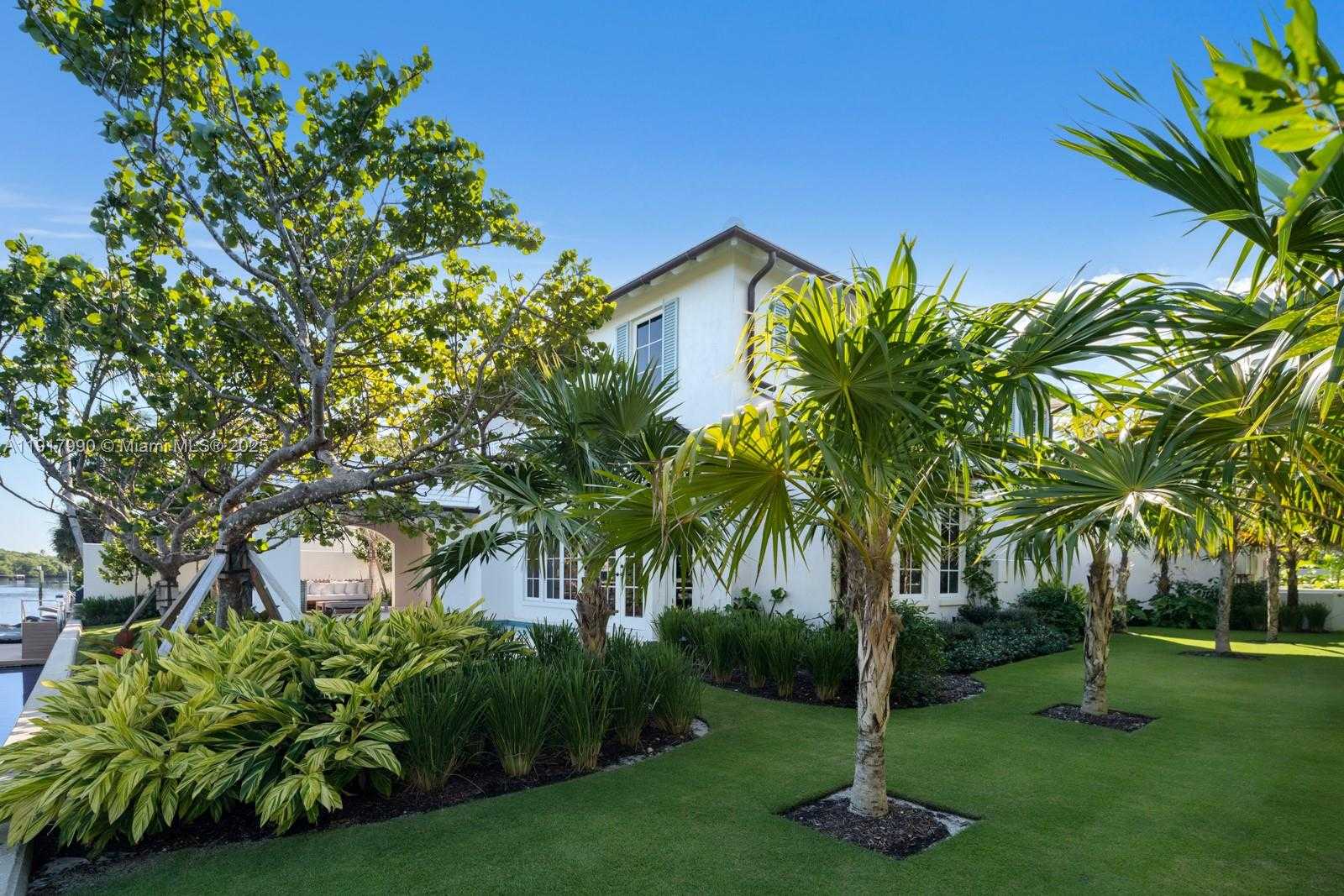 Small Image of 2219 IBIS ISLE ROAD E, Palm Beach Number 58