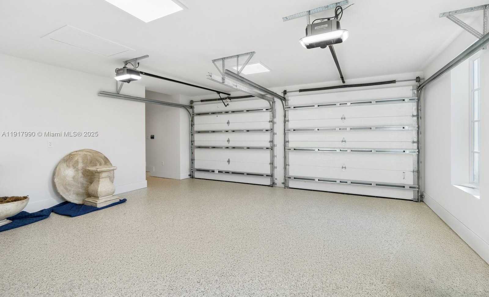 Small Image of 2219 IBIS ISLE ROAD E, Palm Beach Number 61