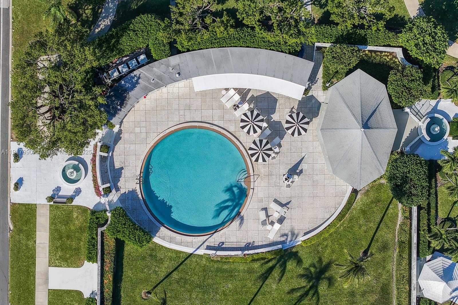 Small Image of 2219 IBIS ISLE ROAD E, Palm Beach Number 67