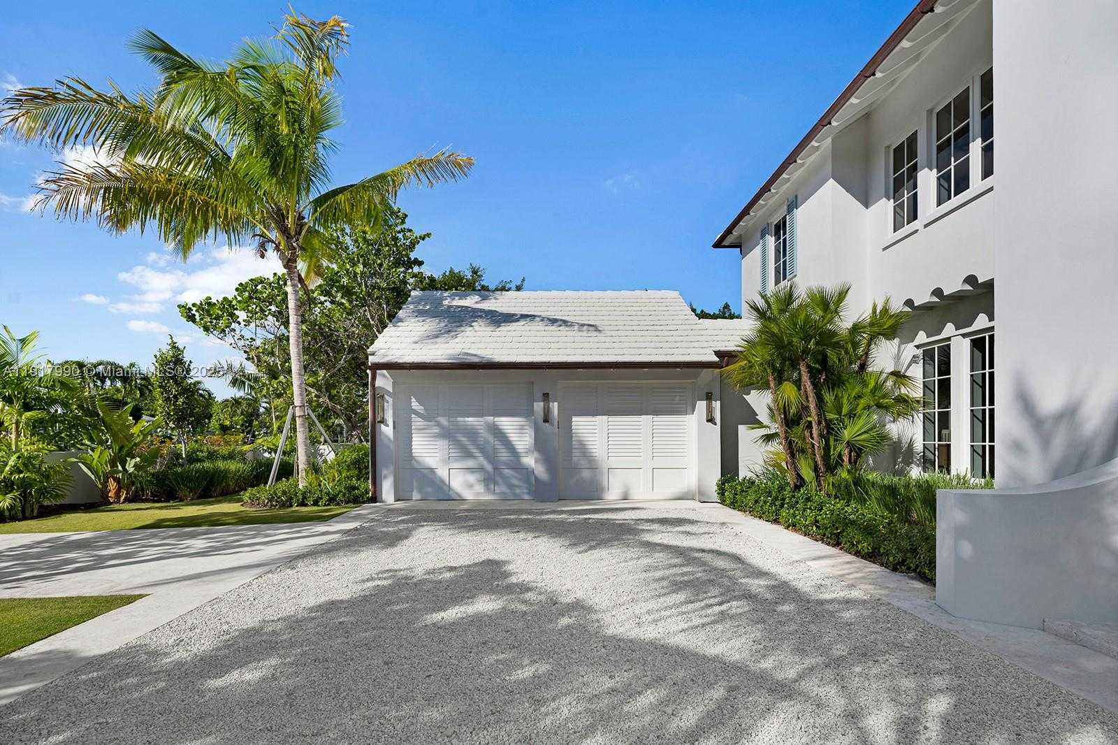 Small Image of 2219 IBIS ISLE ROAD E, Palm Beach Number 8