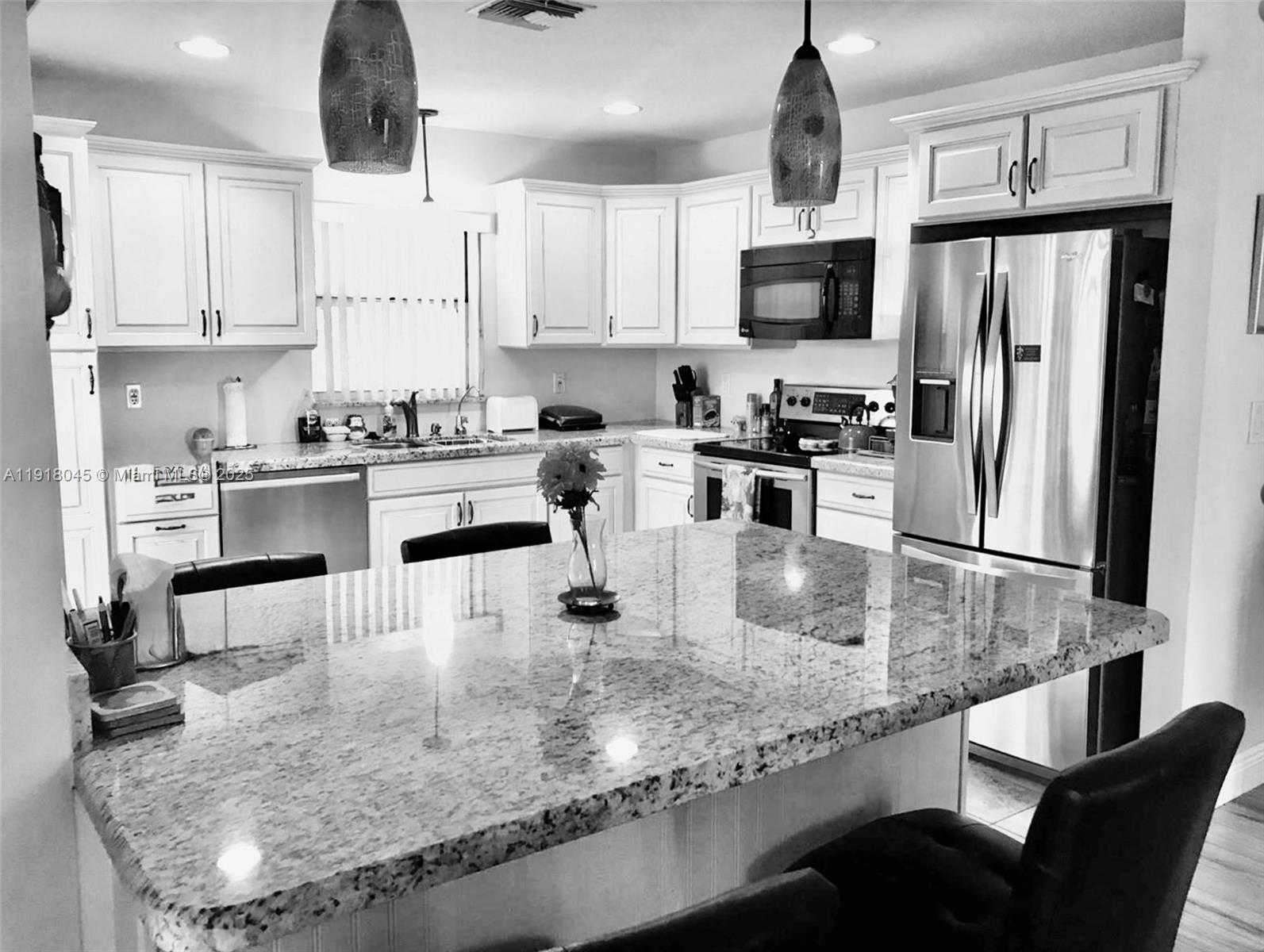 Small Image of 737 SOUTH EAST 22ND DR, Homestead Number 1