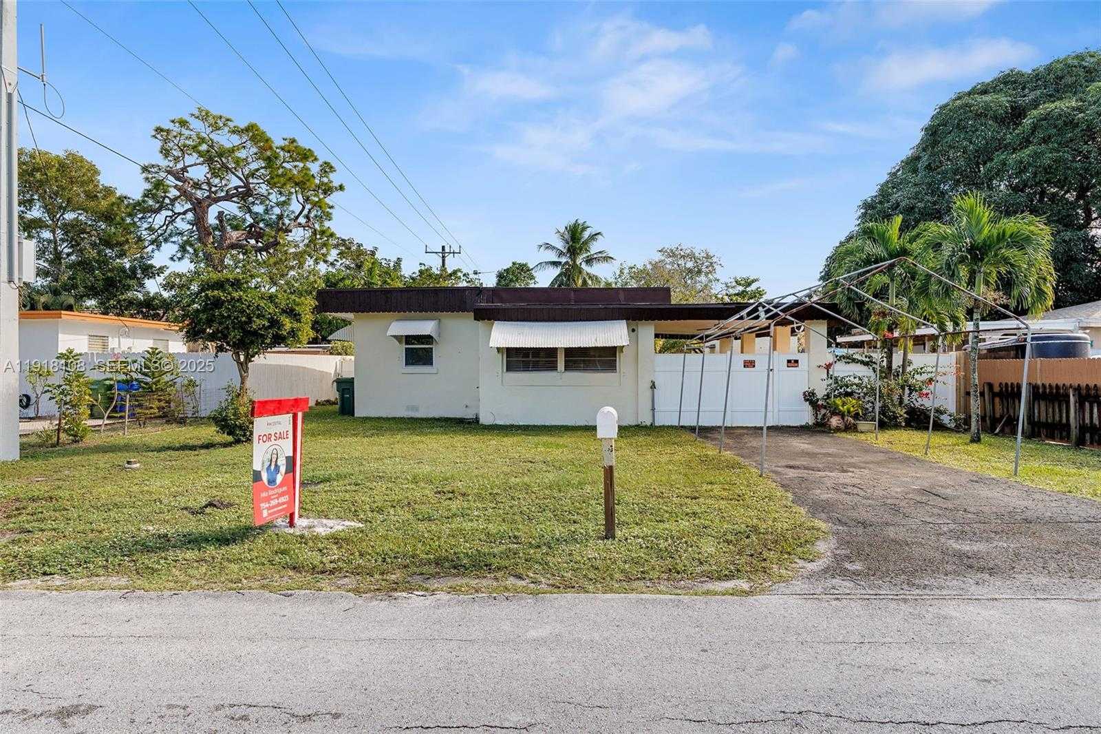 Small Image of 1464 SOUTH WEST 29TH AVE, Fort Lauderdale Number 2