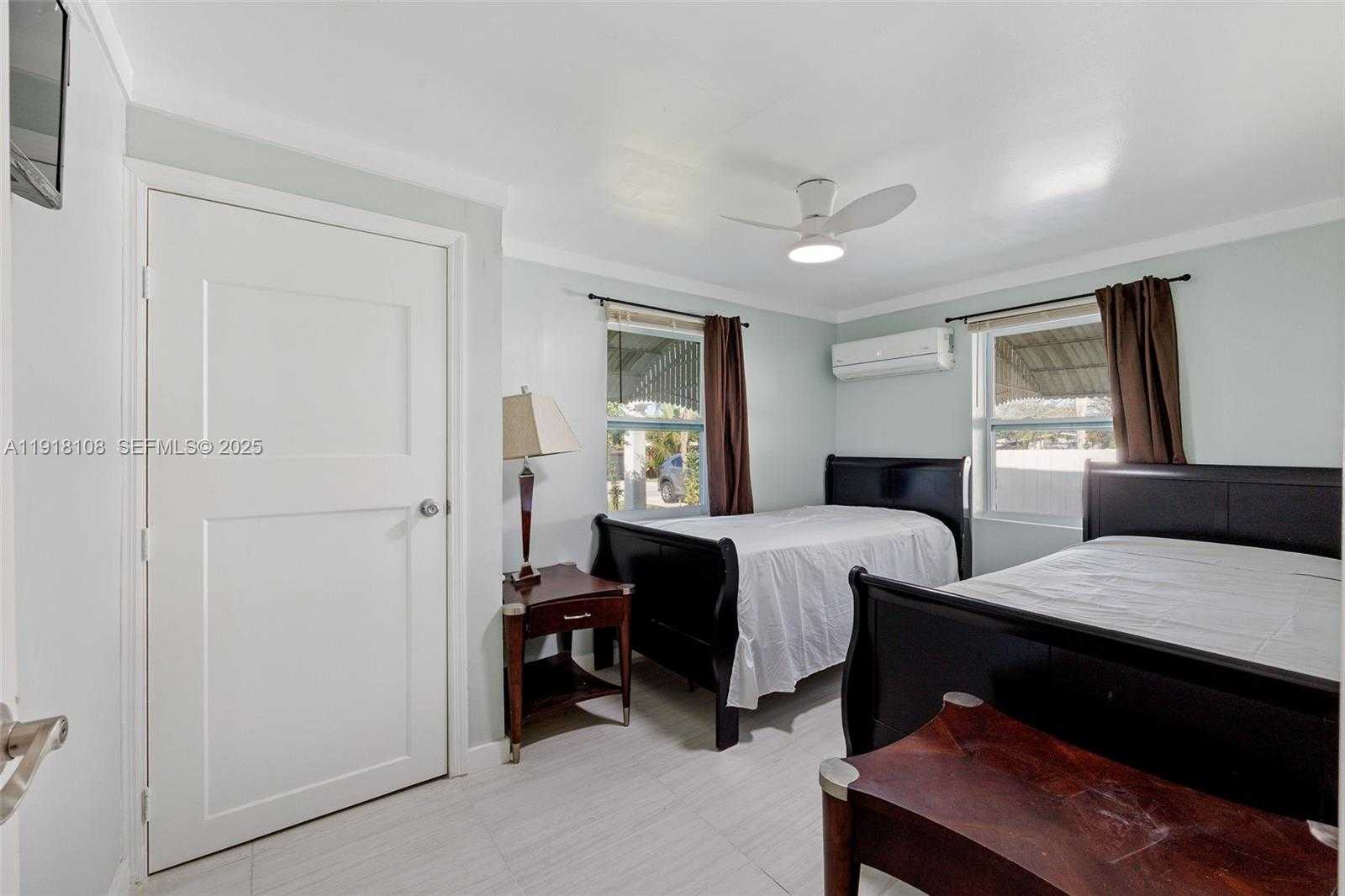 Small Image of 1464 SOUTH WEST 29TH AVE, Fort Lauderdale Number 9