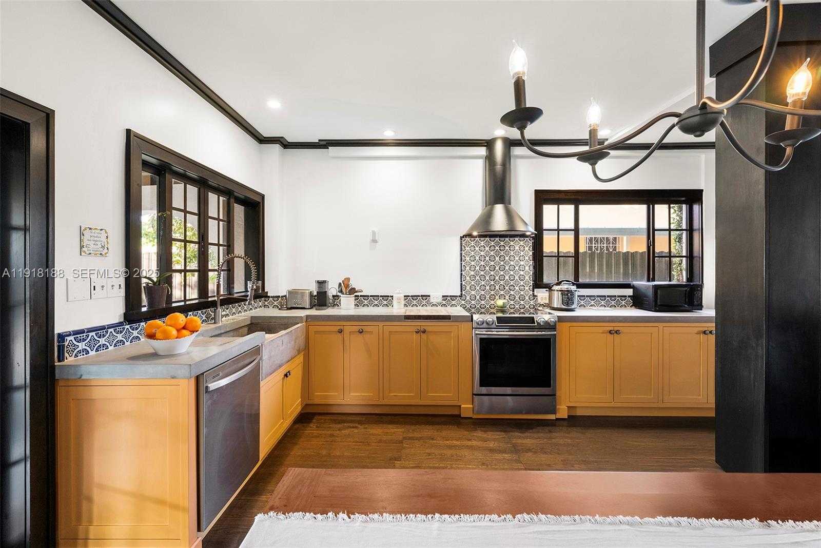 Small Image of 1650 SOUTH WEST 16TH ST, Miami Number 10