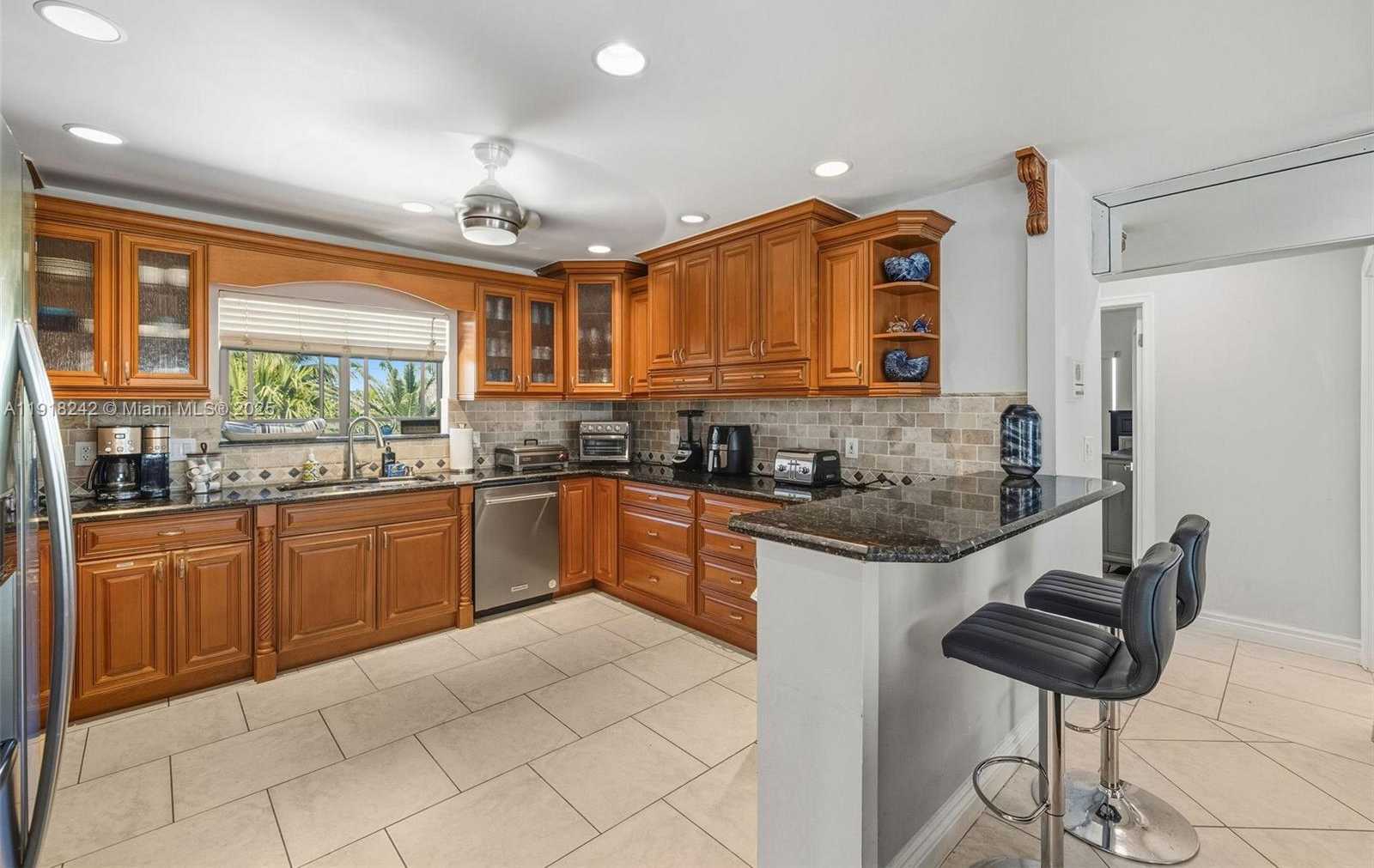 Small Image of 74049 OVERSEAS HWY, Islamorada Number 60