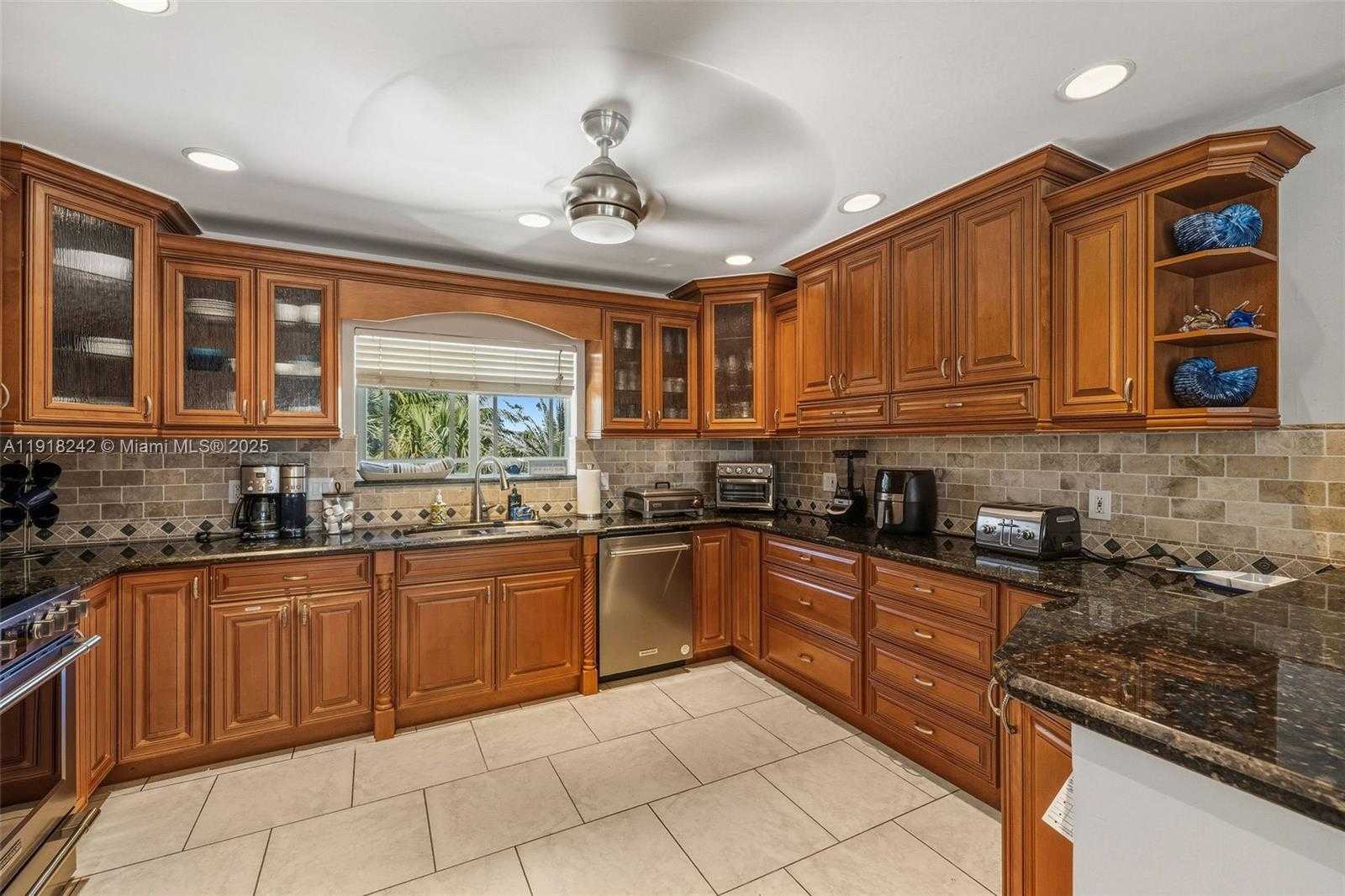 Small Image of 74049 OVERSEAS HWY, Islamorada Number 61