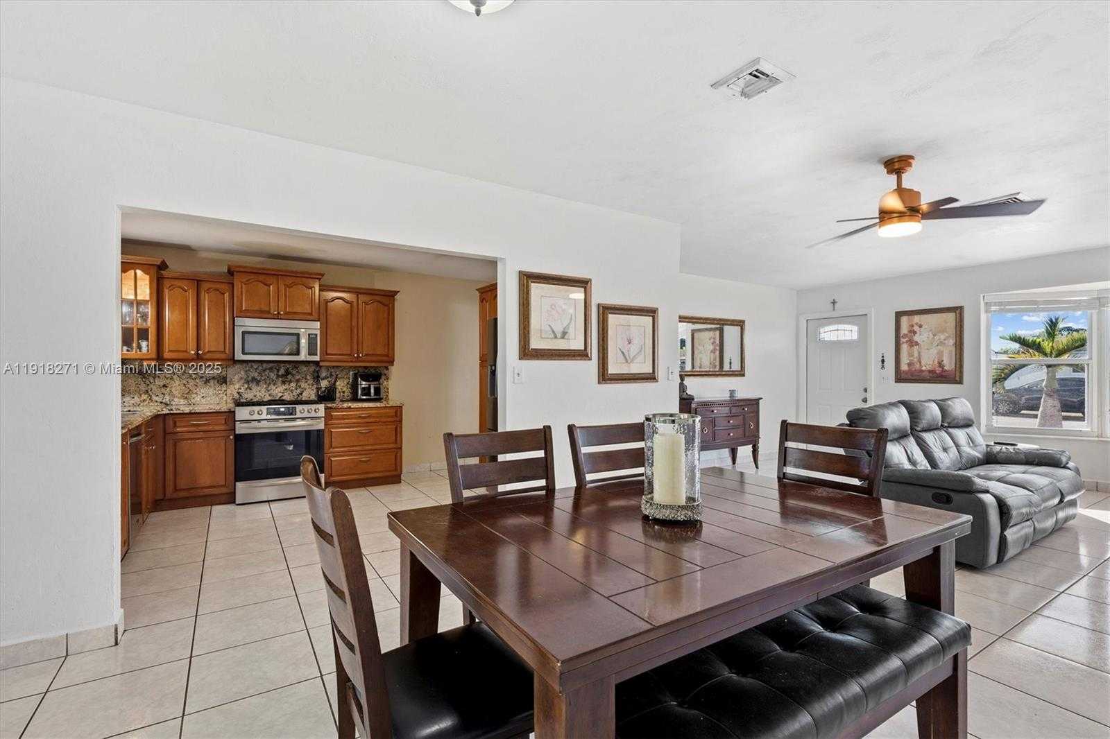 Small Image of 9411 SOUTH WEST 30TH TER, Miami Number 12