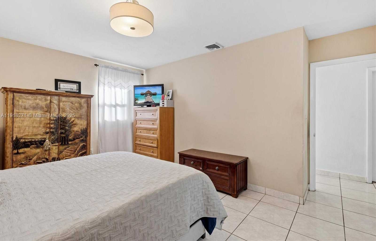 Small Image of 9411 SOUTH WEST 30TH TER, Miami Number 15