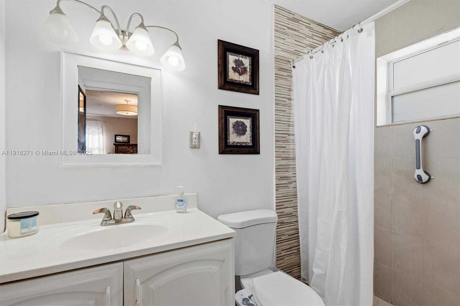 Small Image of 9411 SOUTH WEST 30TH TER, Miami Number 16