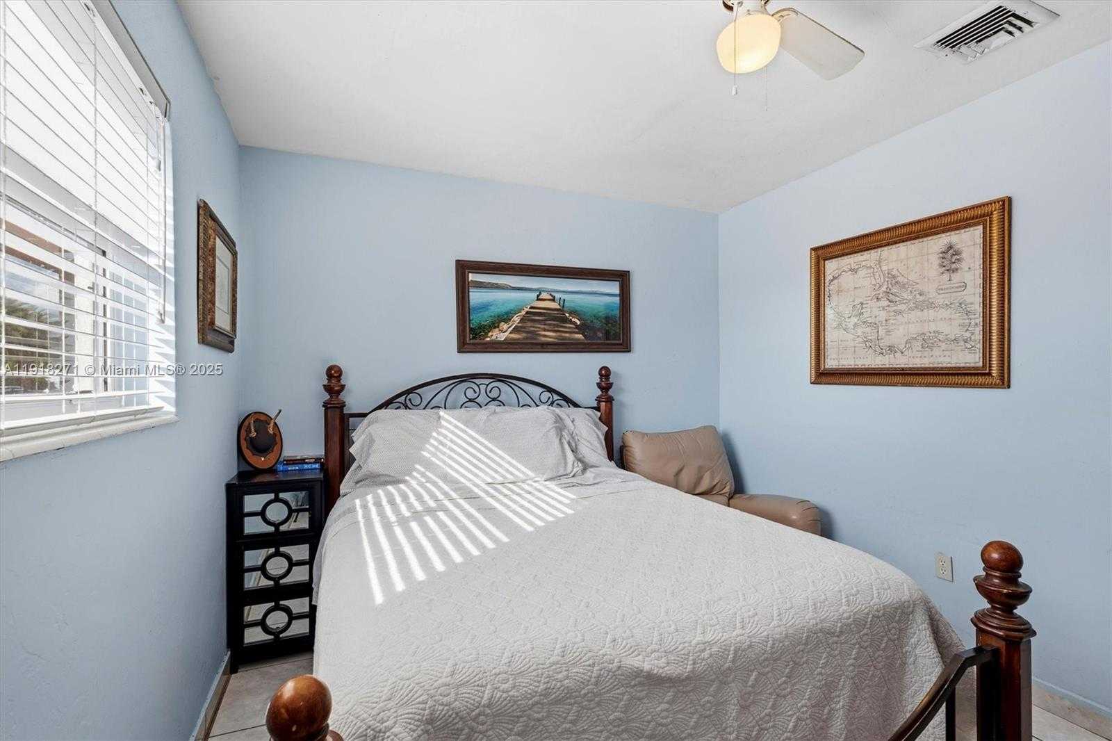 Small Image of 9411 SOUTH WEST 30TH TER, Miami Number 22