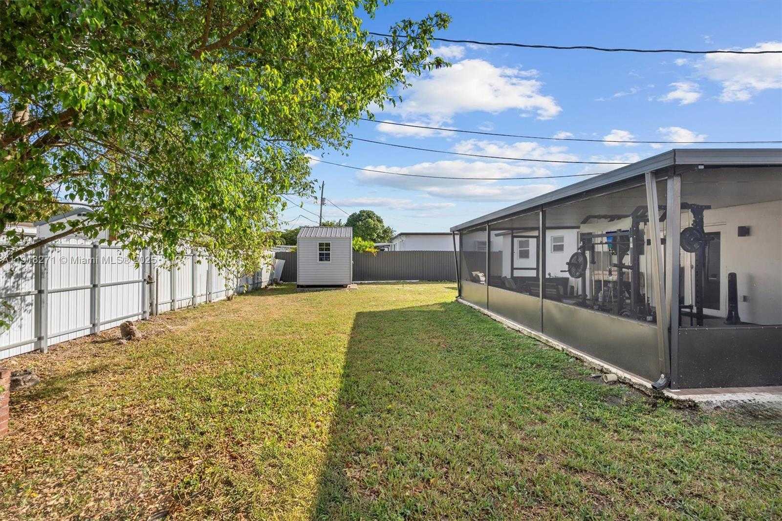 Small Image of 9411 SOUTH WEST 30TH TER, Miami Number 25