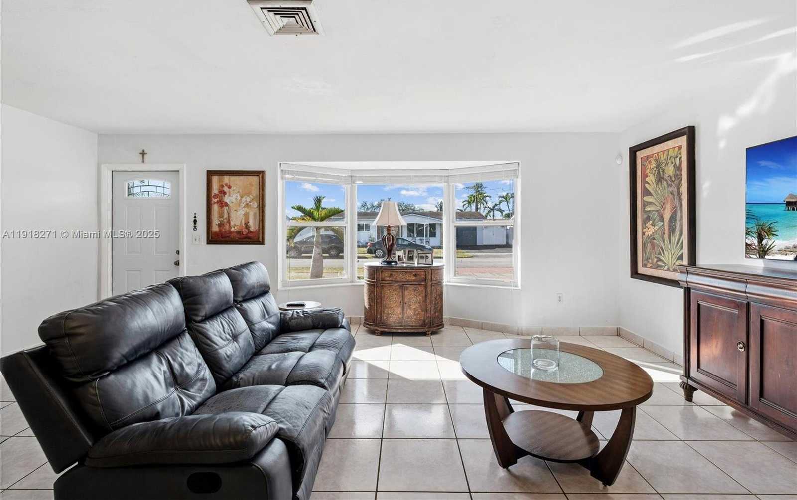 Small Image of 9411 SOUTH WEST 30TH TER, Miami Number 3