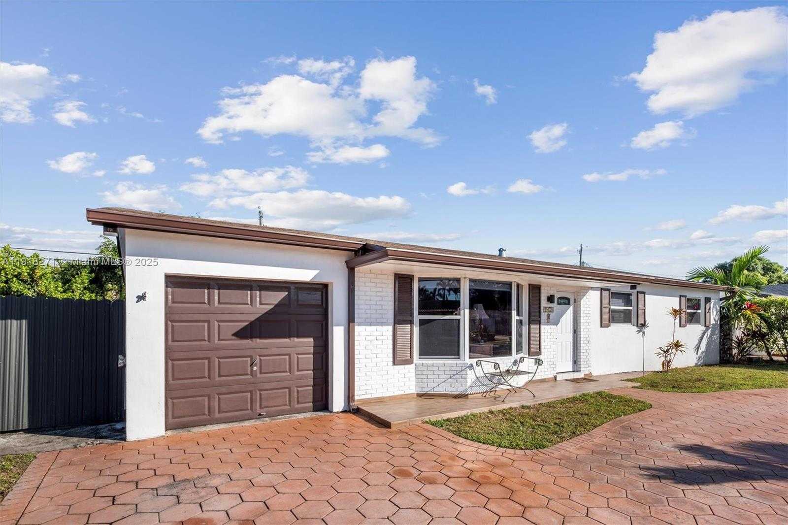 Small Image of 9411 SOUTH WEST 30TH TER, Miami Number 35