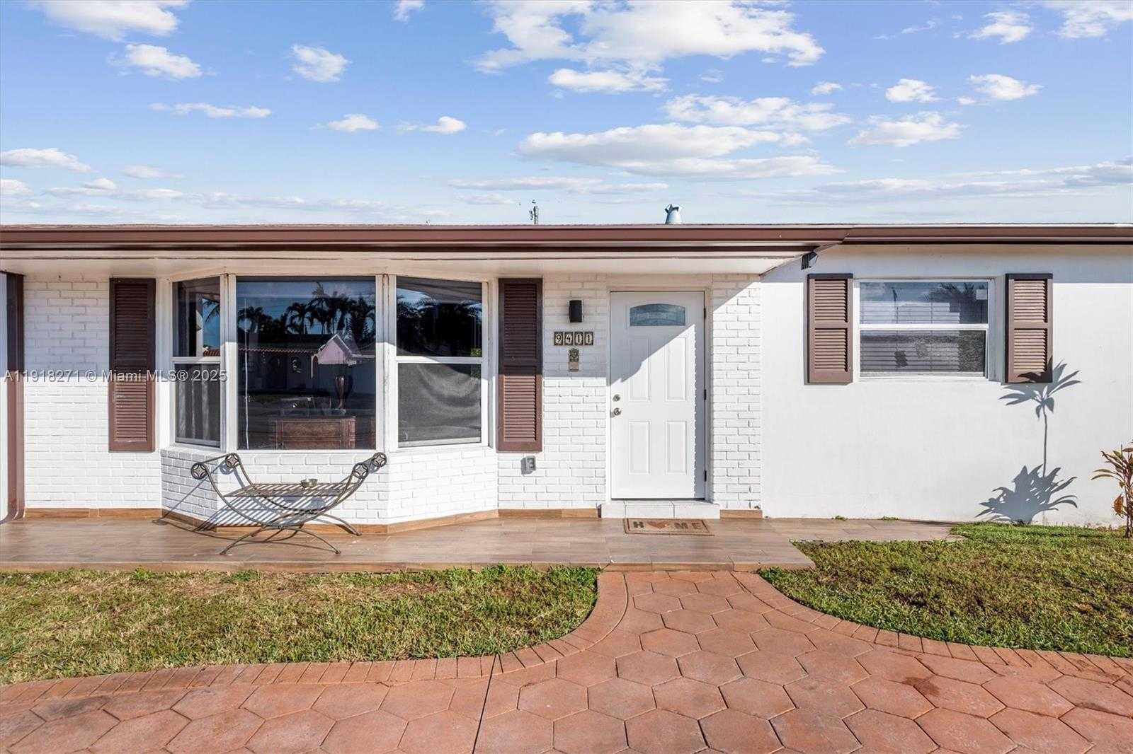 Small Image of 9411 SOUTH WEST 30TH TER, Miami Number 36