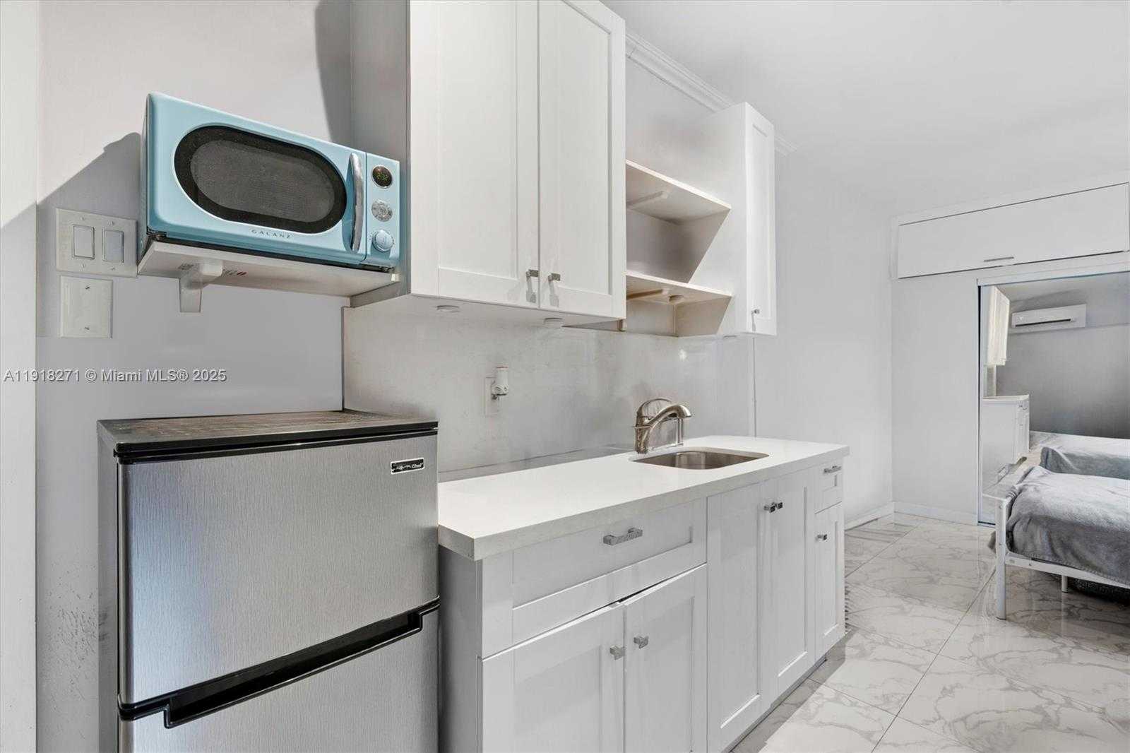 Small Image of 9411 SOUTH WEST 30TH TER, Miami Number 40