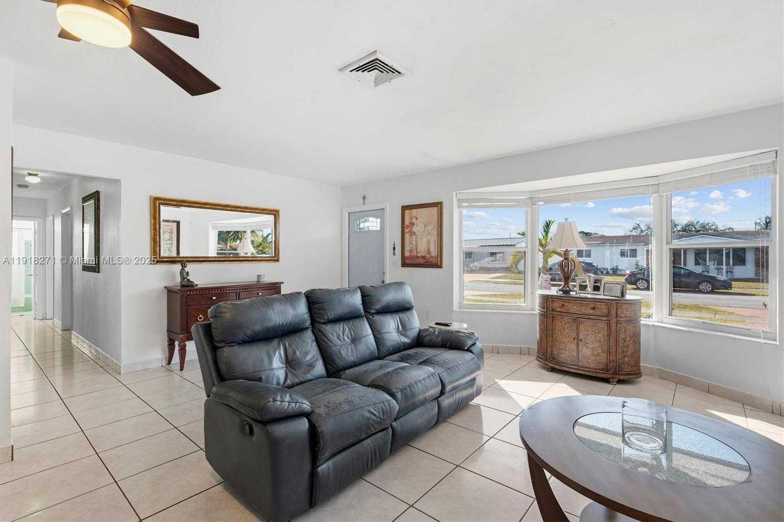 Small Image of 9411 SOUTH WEST 30TH TER, Miami Number 6