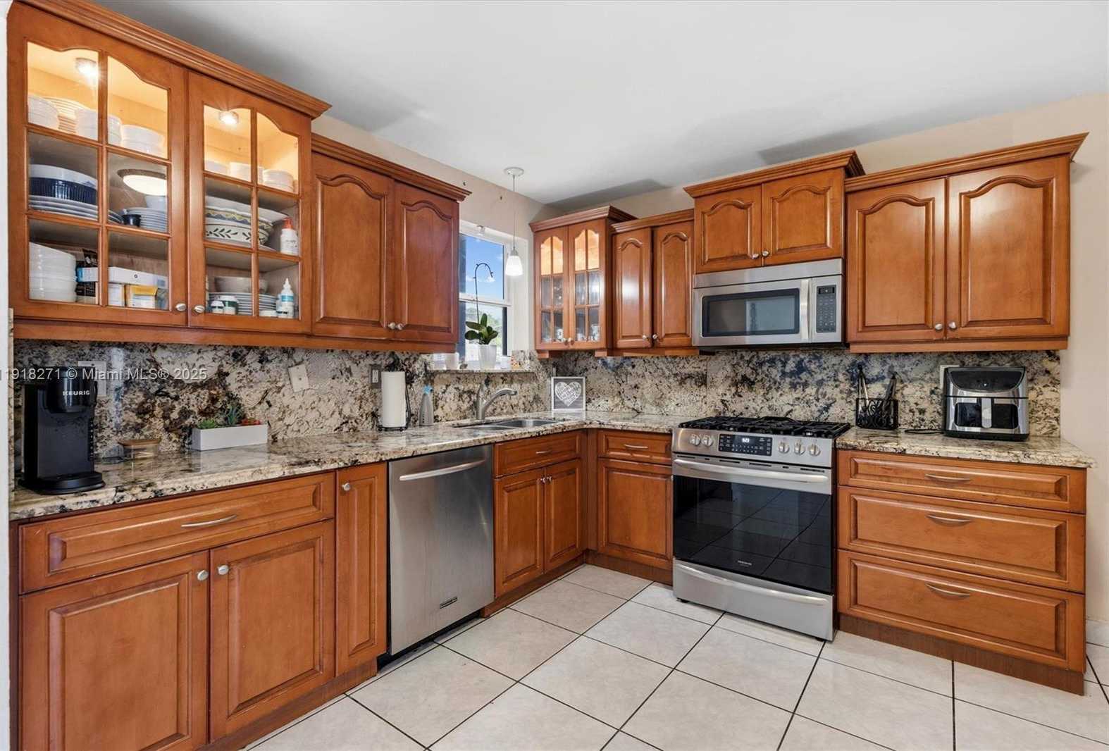 Small Image of 9411 SOUTH WEST 30TH TER, Miami Number 8