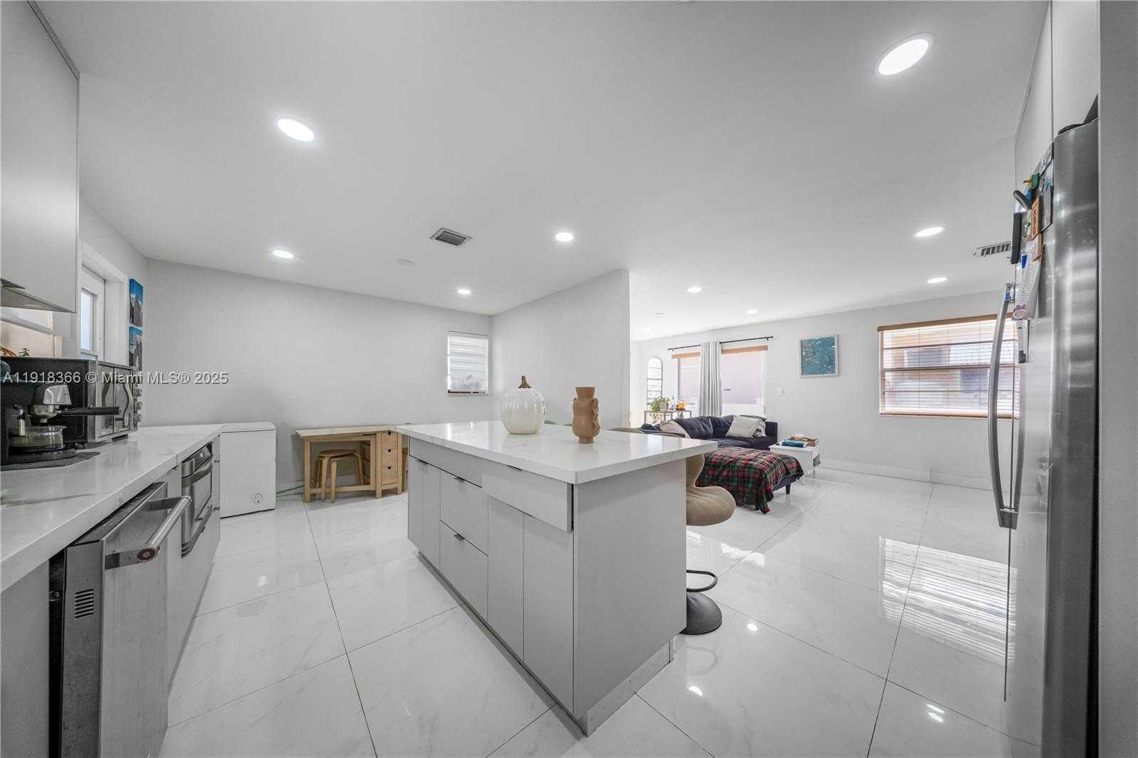 Small Image of 270 WEST 14TH ST, Hialeah Number 12