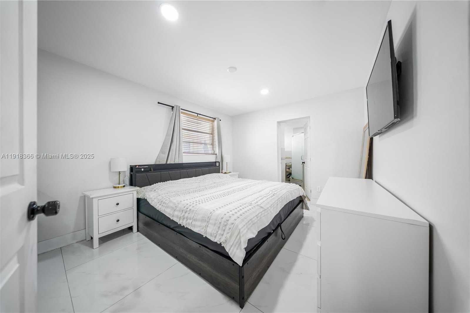 Small Image of 270 WEST 14TH ST, Hialeah Number 15