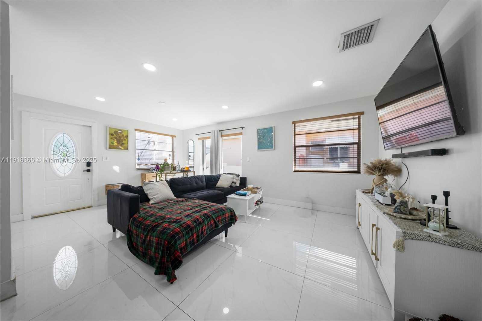 Small Image of 270 WEST 14TH ST, Hialeah Number 9