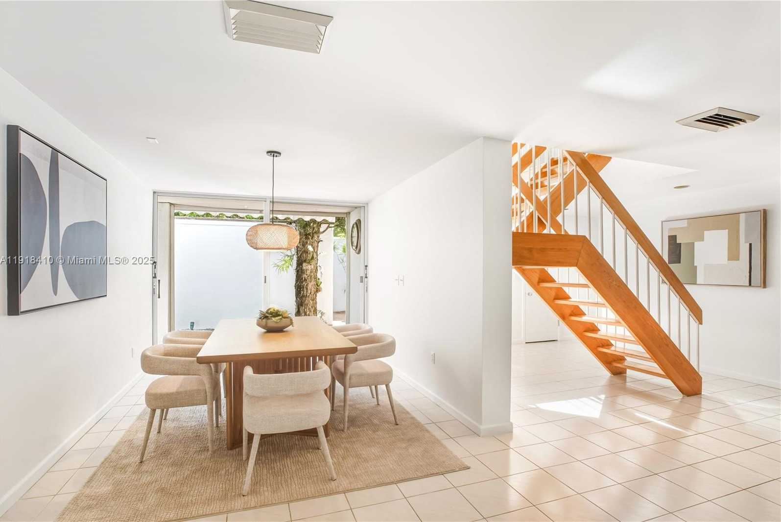 Small Image of 2475 SOUTH BAYSHORE DR, Miami Number 15