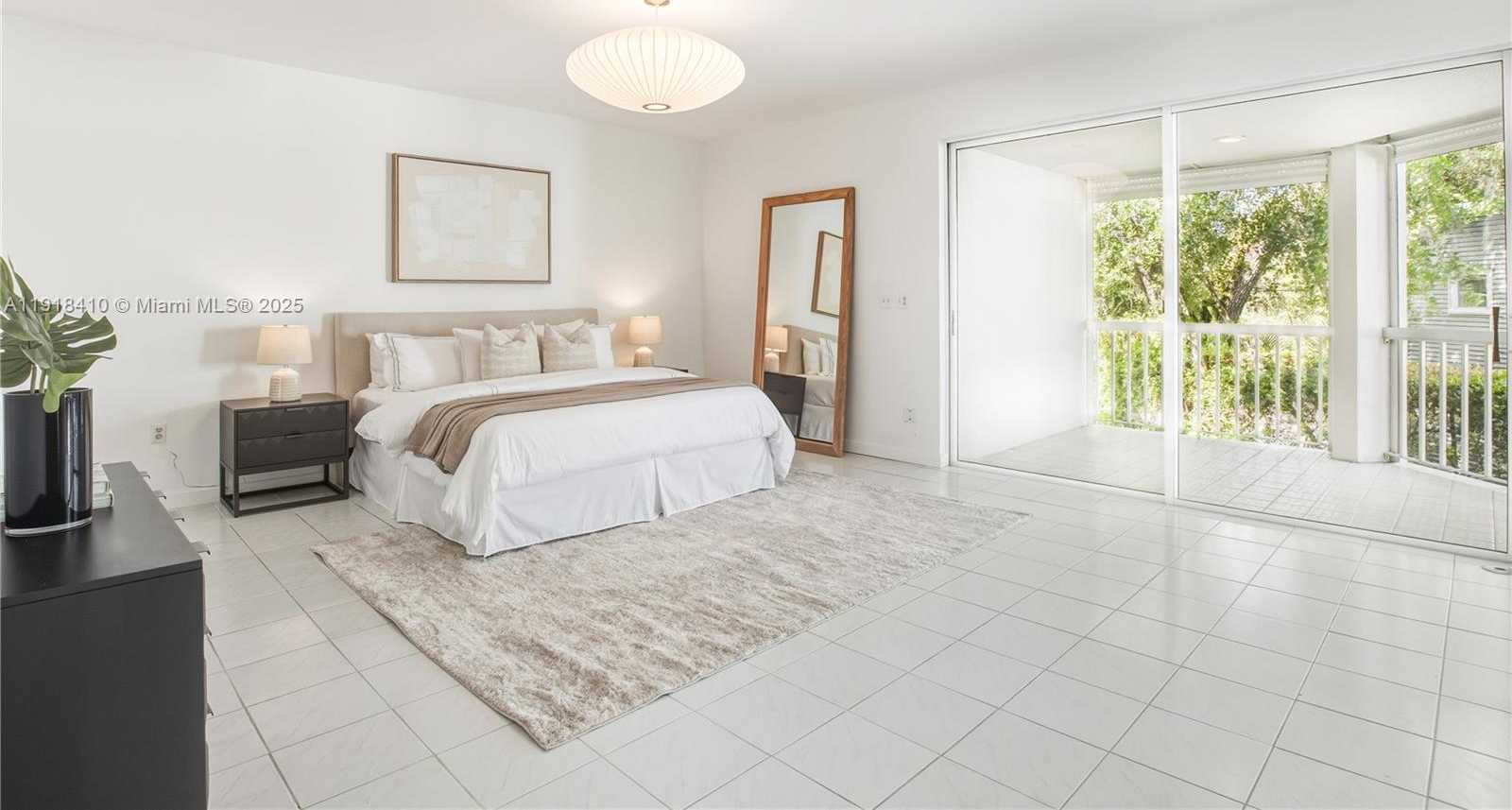 Small Image of 2475 SOUTH BAYSHORE DR, Miami Number 20