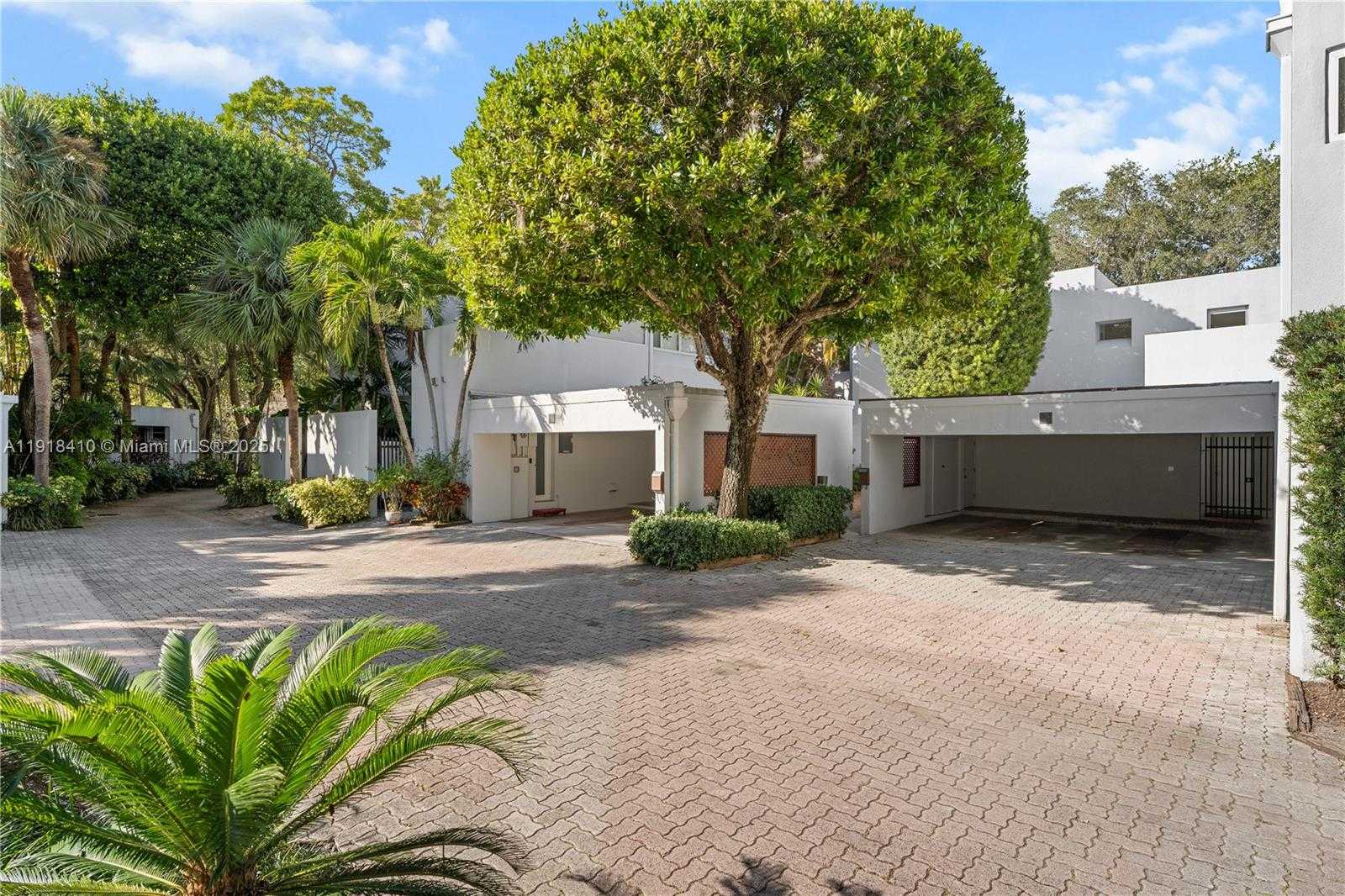 Small Image of 2475 SOUTH BAYSHORE DR, Miami Number 37