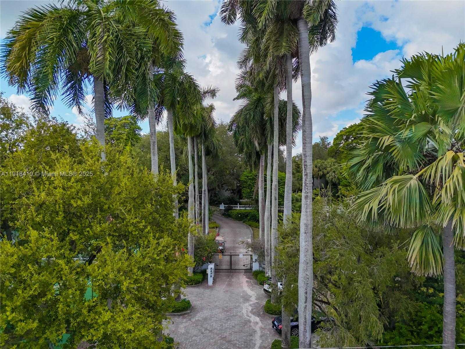 Small Image of 2475 SOUTH BAYSHORE DR, Miami Number 38