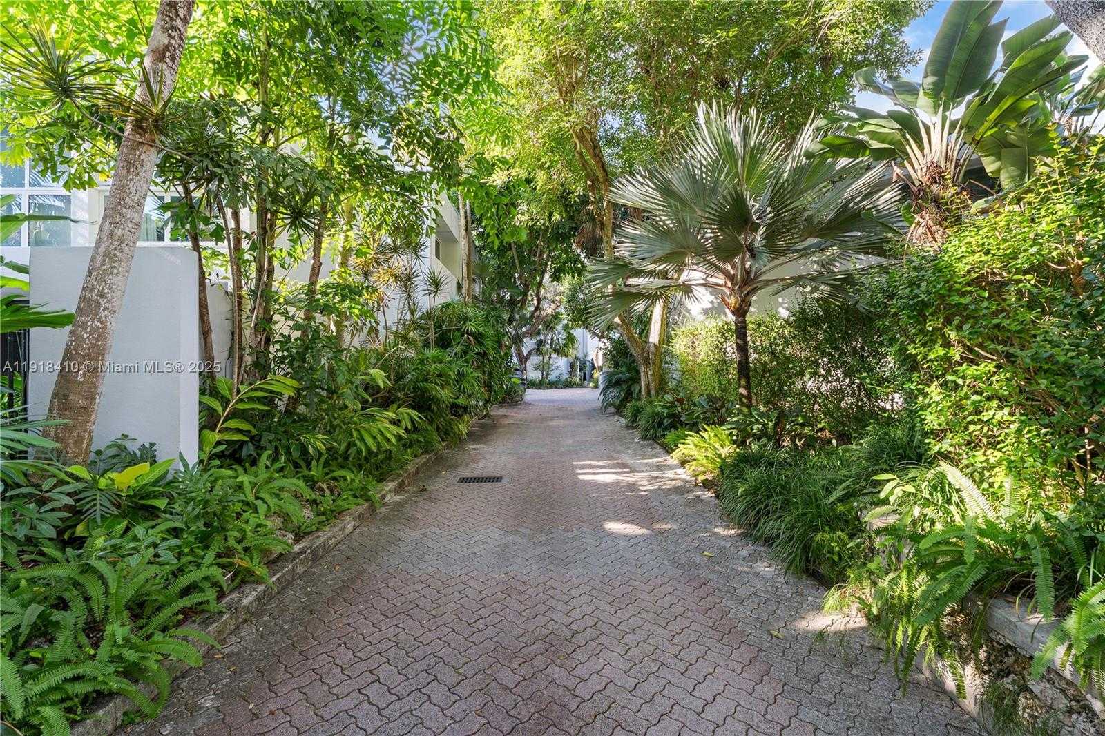 Small Image of 2475 SOUTH BAYSHORE DR, Miami Number 40