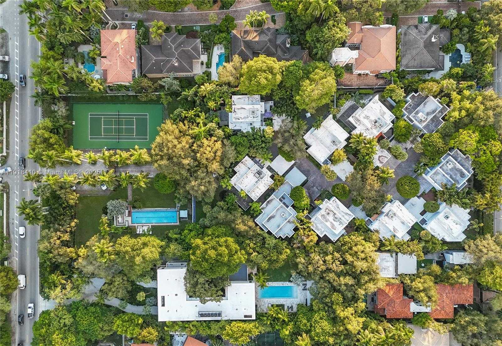 Small Image of 2475 SOUTH BAYSHORE DR, Miami Number 49