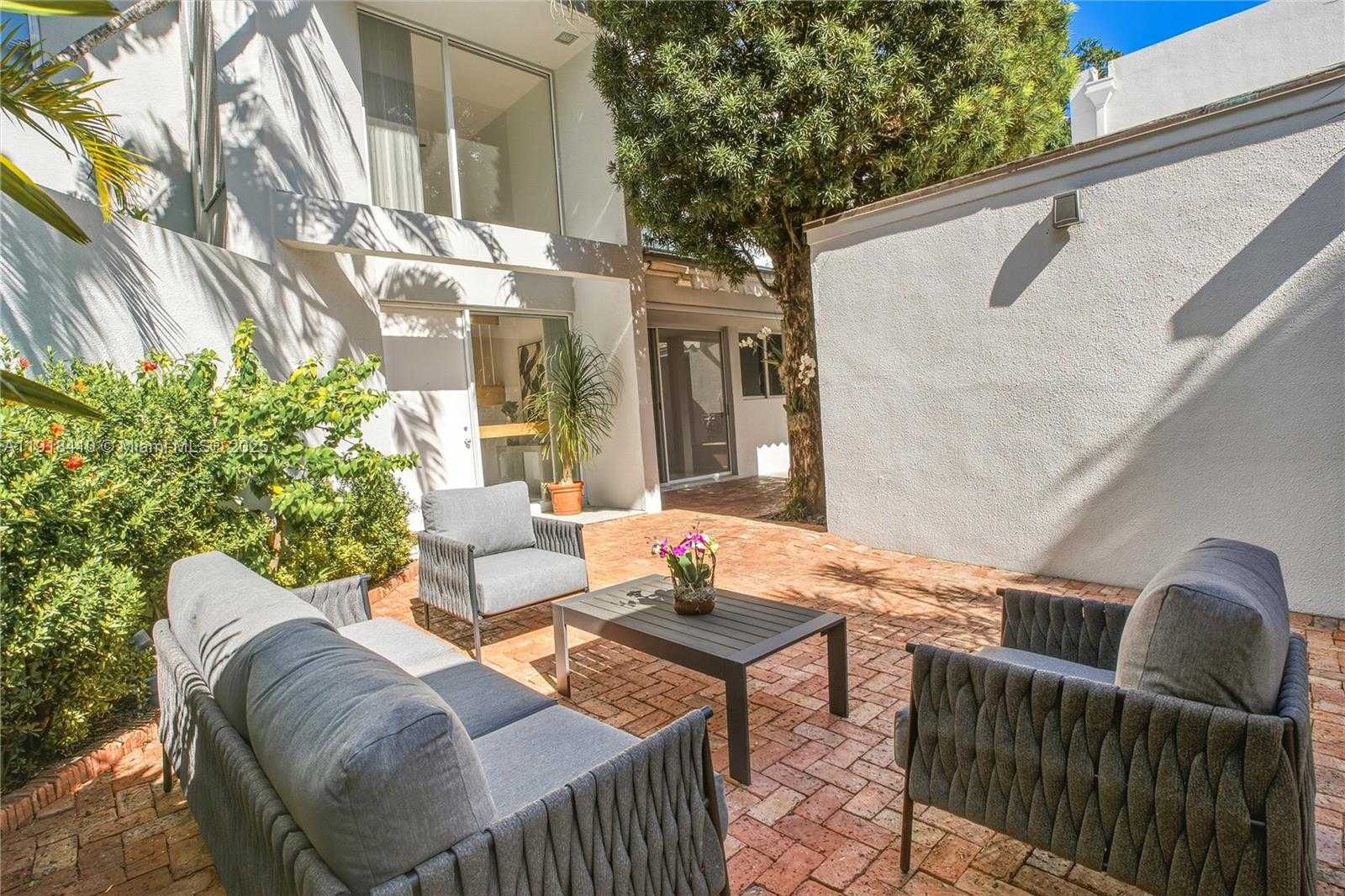 Small Image of 2475 SOUTH BAYSHORE DR, Miami Number 8