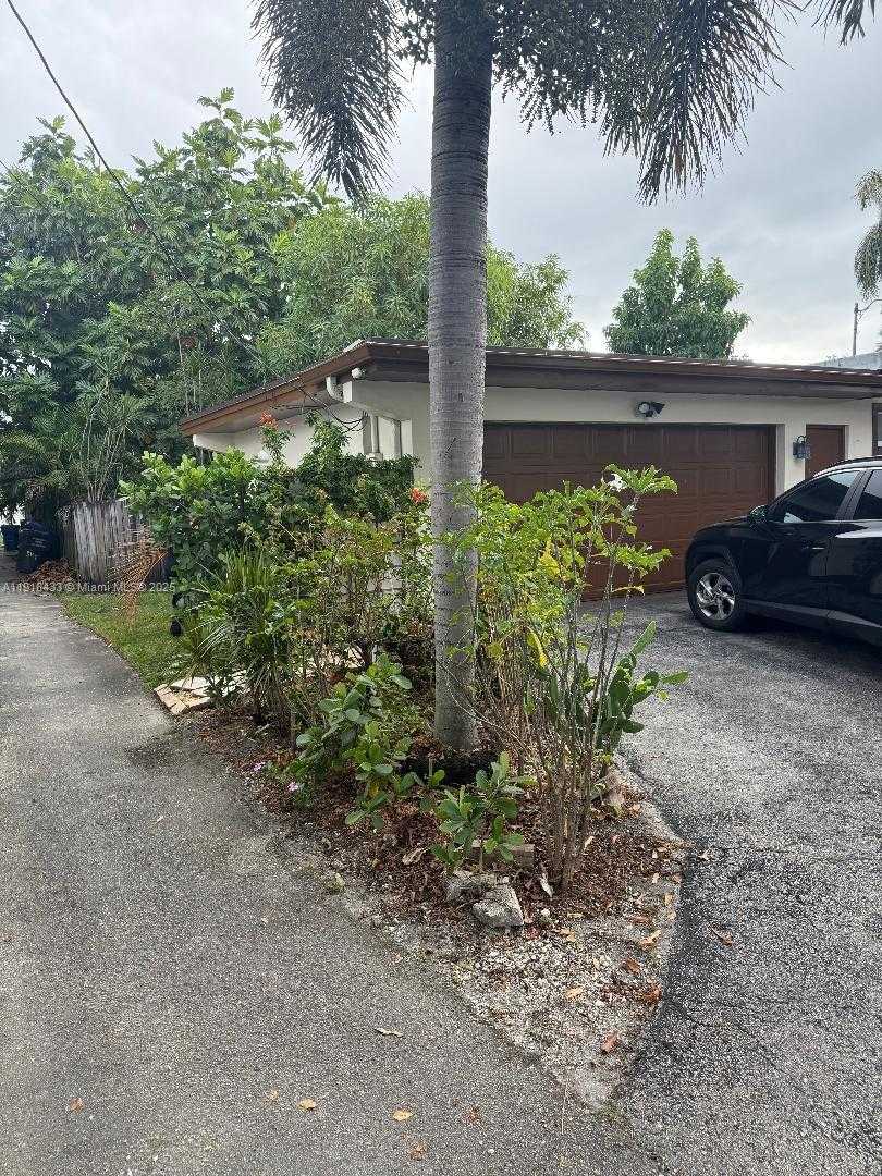 Small Image of 3149 HOLLYWOOD BLVD, Hollywood Number 11