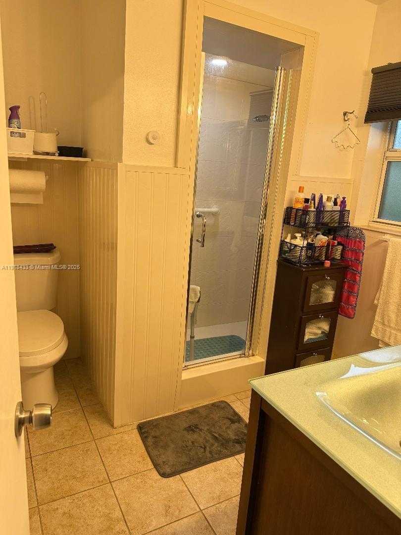 Small Image of 3149 HOLLYWOOD BLVD, Hollywood Number 32