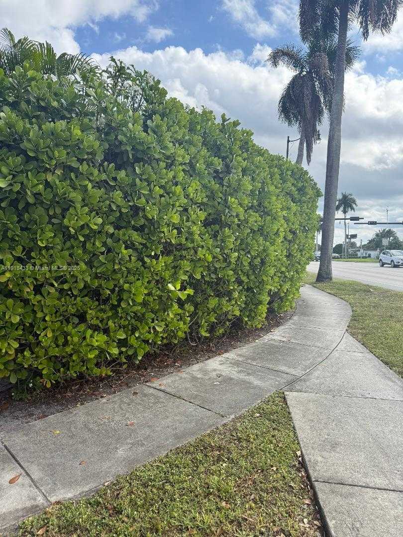 Small Image of 3149 HOLLYWOOD BLVD, Hollywood Number 35